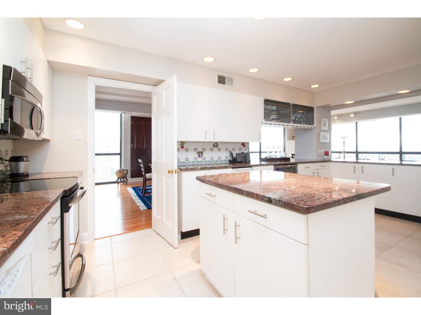 SOCIETY HILL - Residential