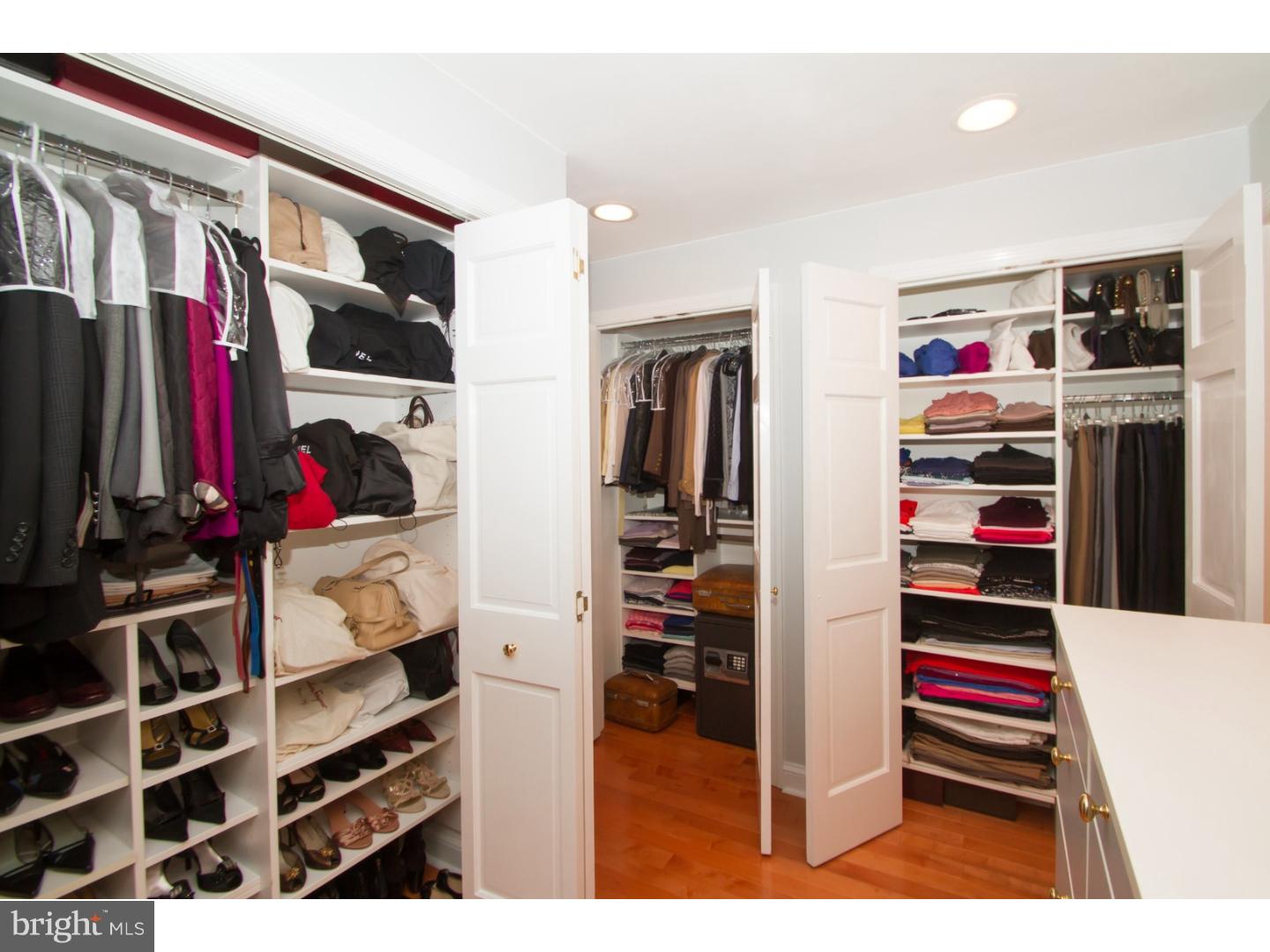 SOCIETY HILL - Residential