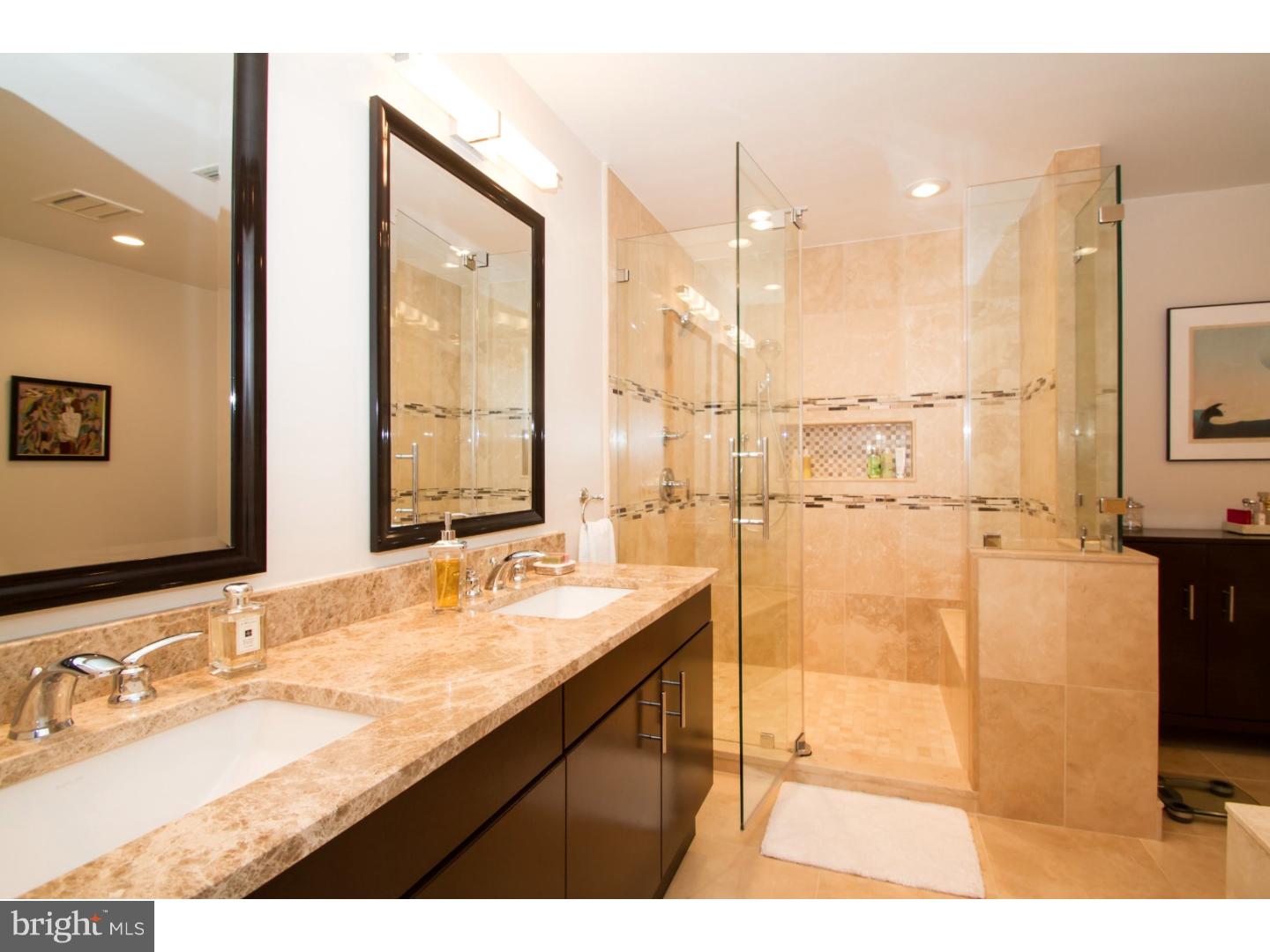 SOCIETY HILL - Residential