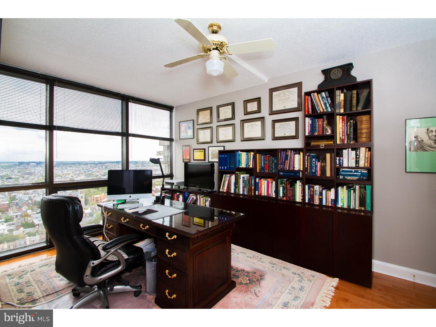 SOCIETY HILL - Residential