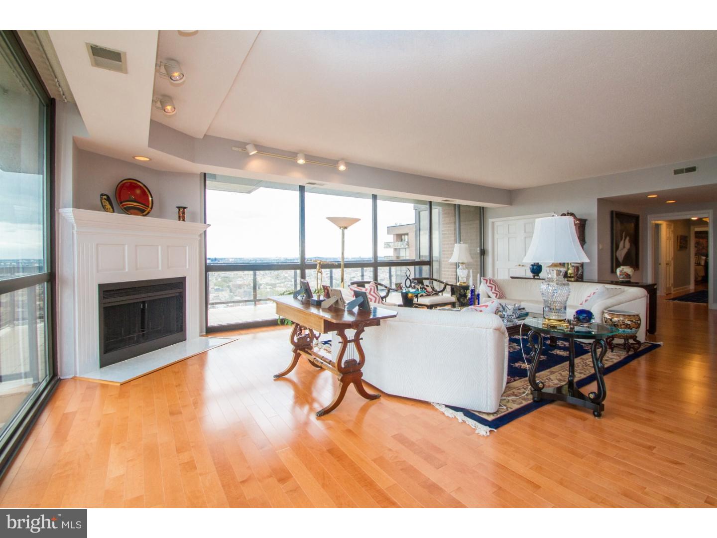 SOCIETY HILL - Residential