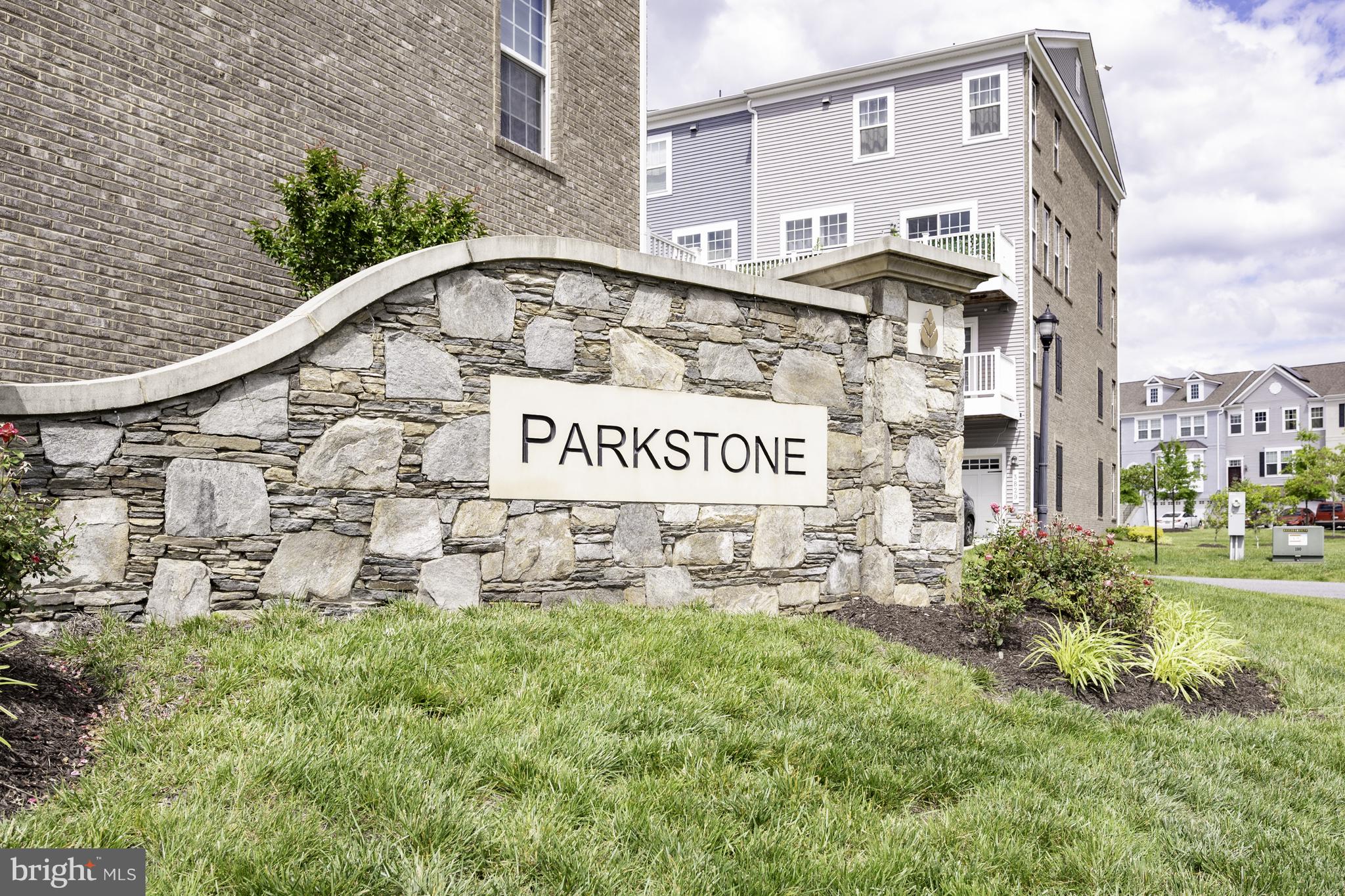 PARKSIDE - Residential