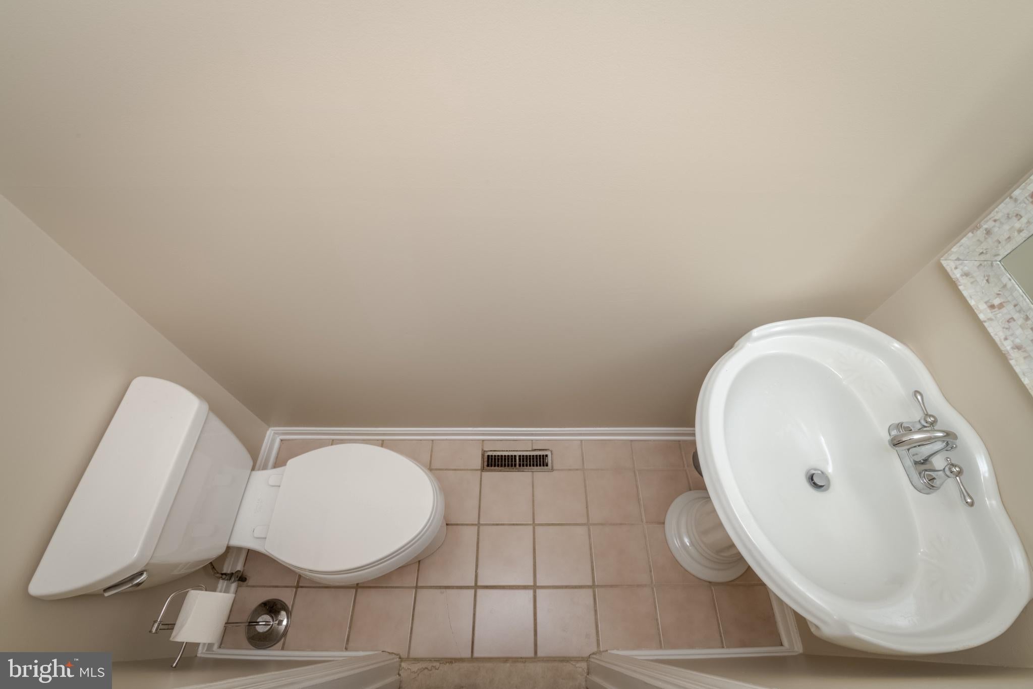 328 SUNRAY COURT