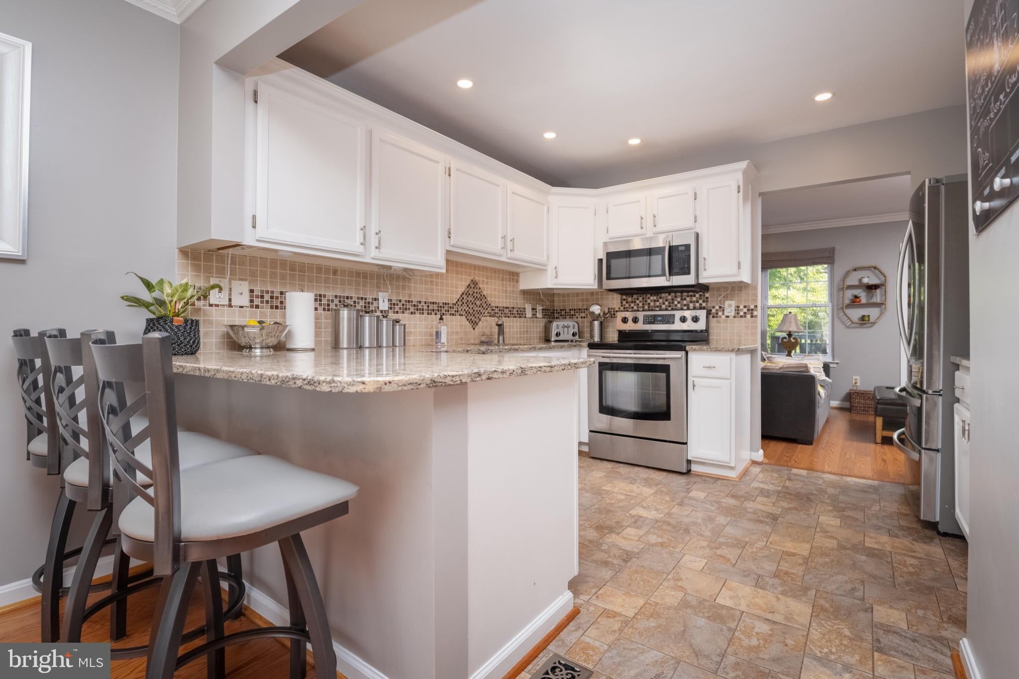 328 SUNRAY COURT
