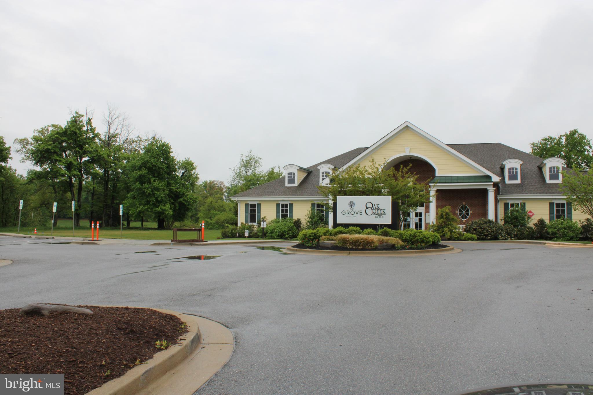 OAK CREEK CLUB - Residential
