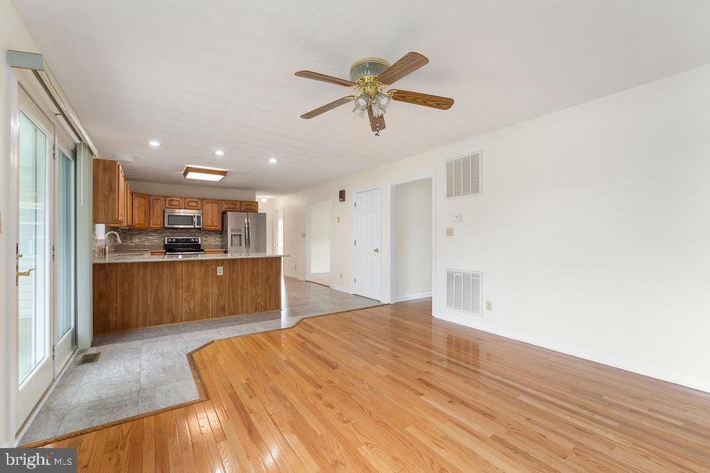 KENDALLWOOD ESTATES - Residential