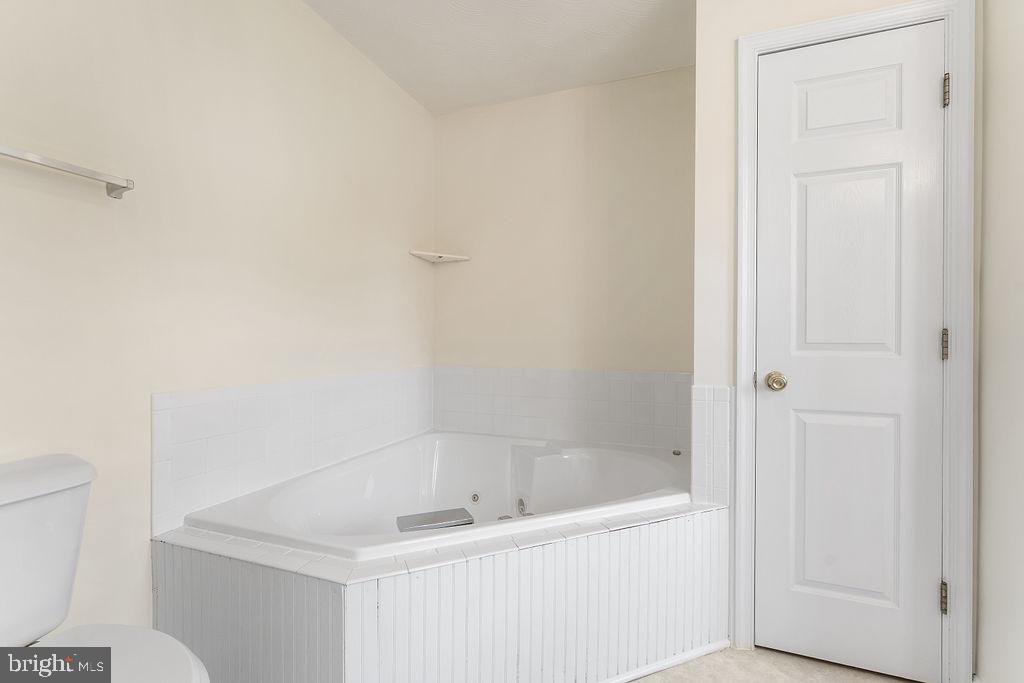 KENDALLWOOD ESTATES - Residential