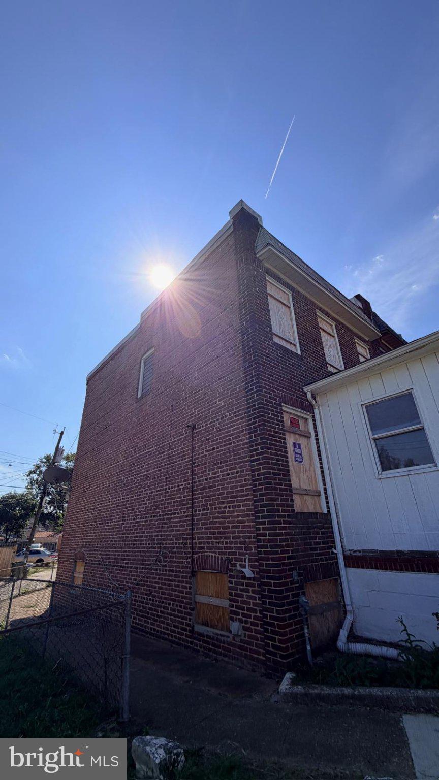 713 E PONTIAC AVENUE