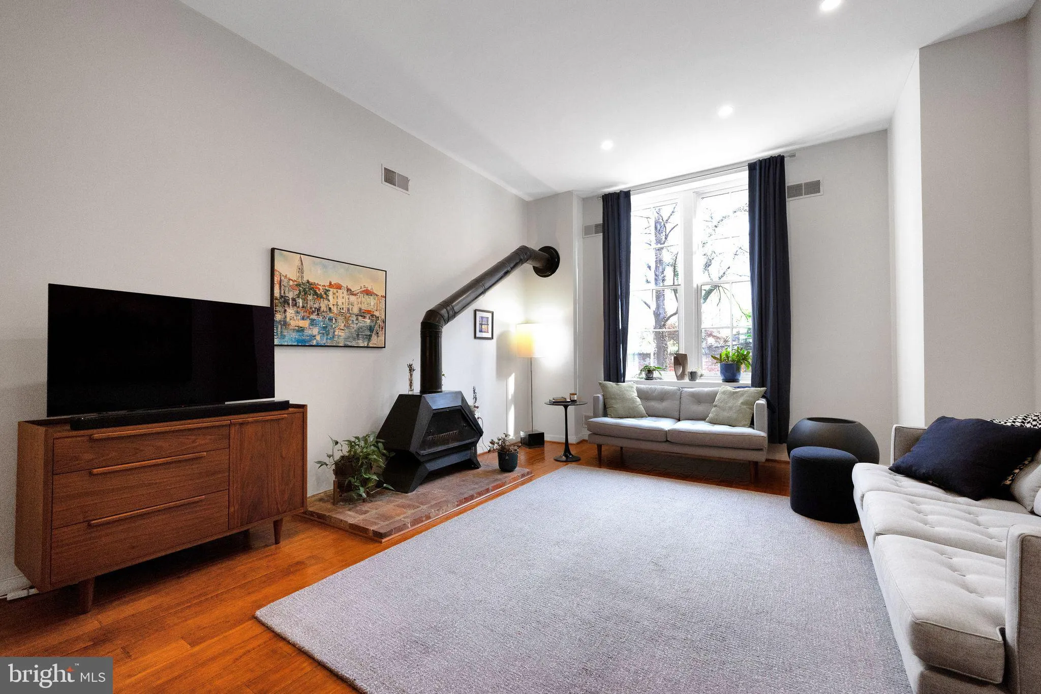 Philadelphia, Pennsylvania 19107, United States, 1 Bedroom Bedrooms, ,1 BathroomBathrooms,Residential,Active,121065