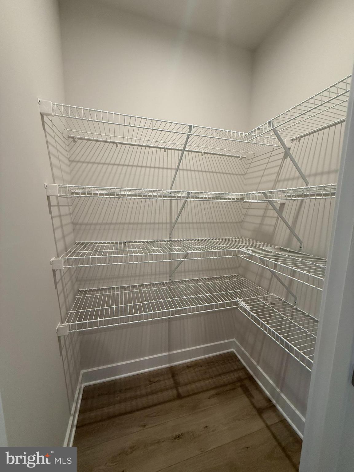 THORNDALE WOODS - Residential Lease