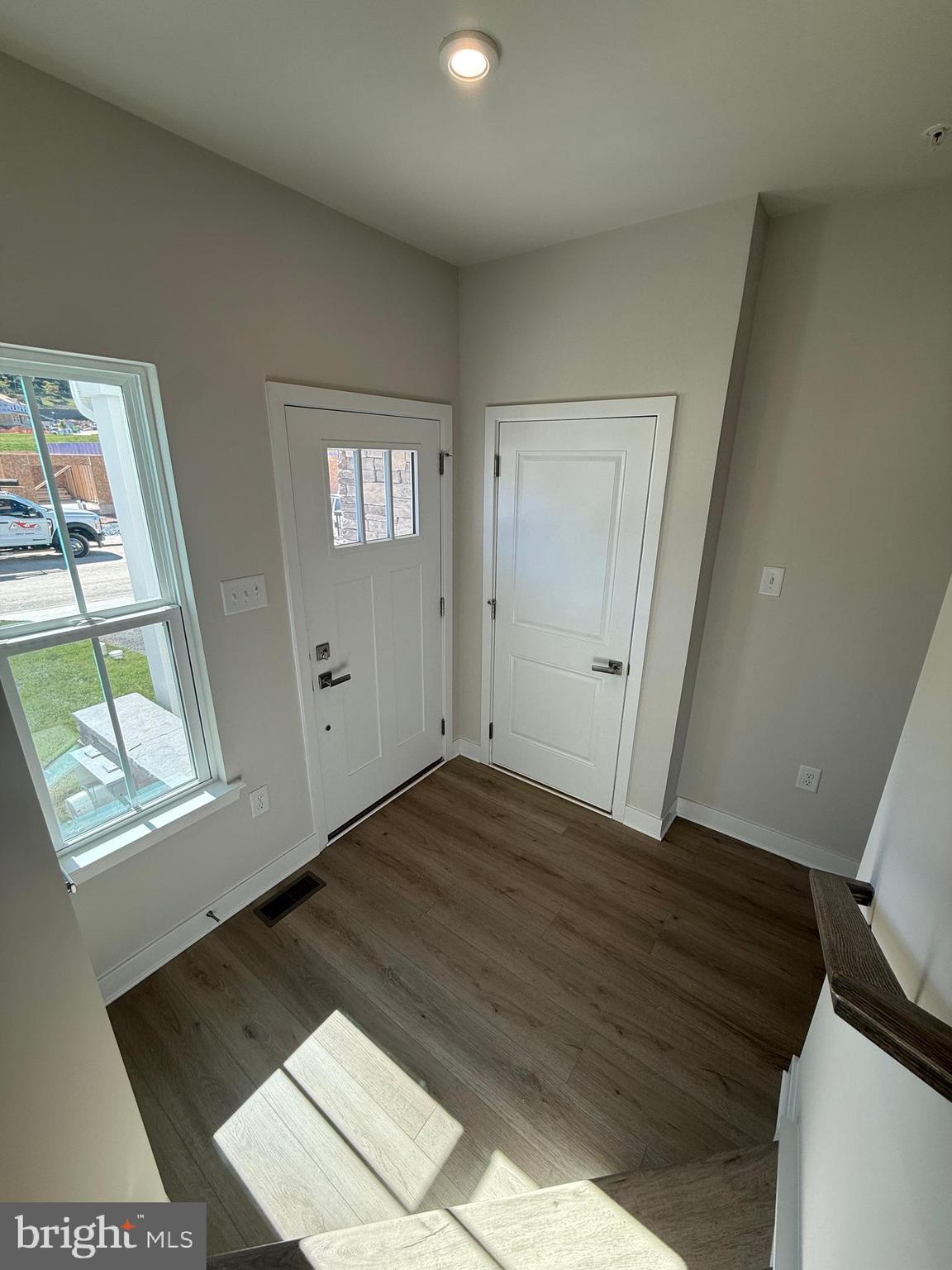 THORNDALE WOODS - Residential Lease