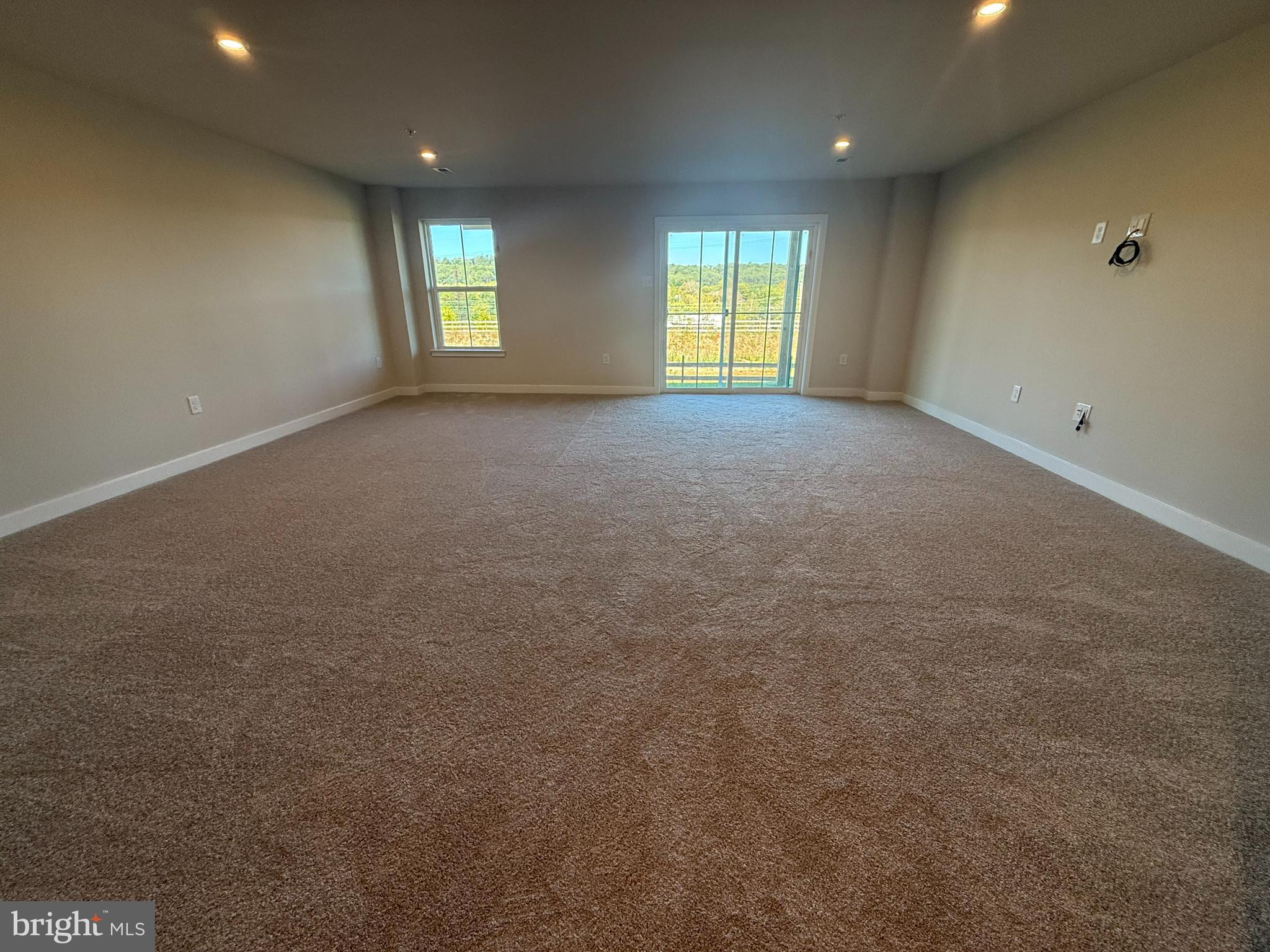 THORNDALE WOODS - Residential Lease