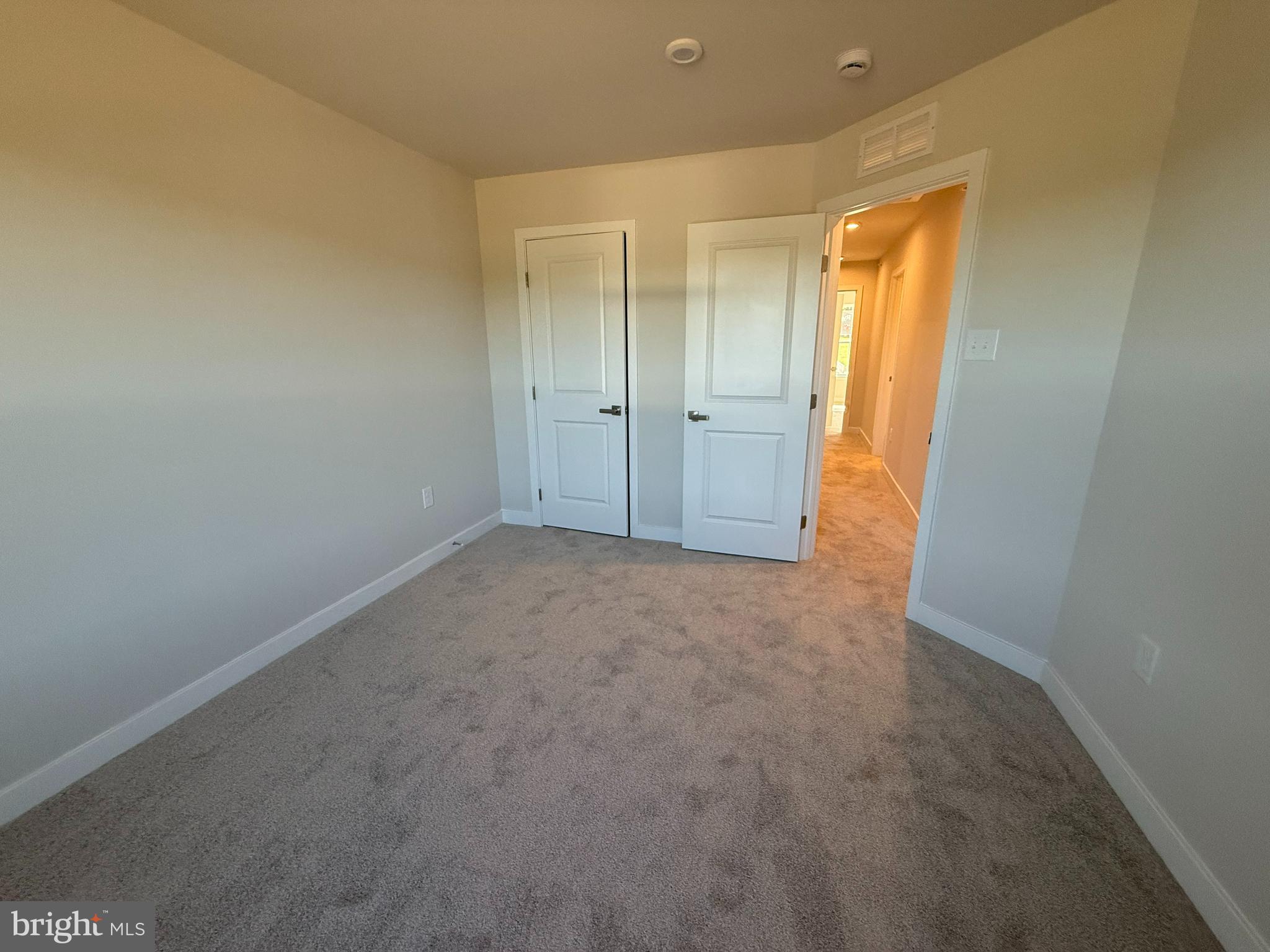 THORNDALE WOODS - Residential Lease