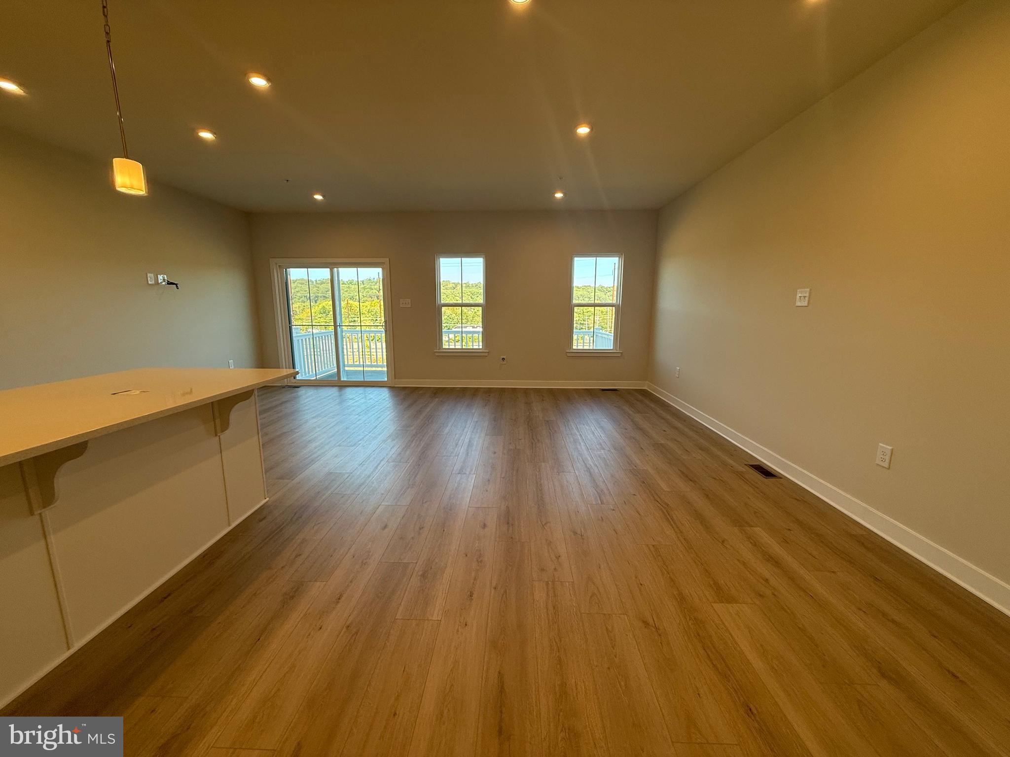 THORNDALE WOODS - Residential Lease