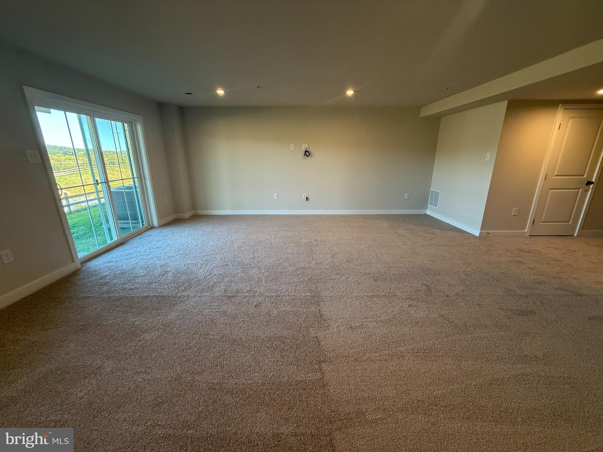 THORNDALE WOODS - Residential Lease