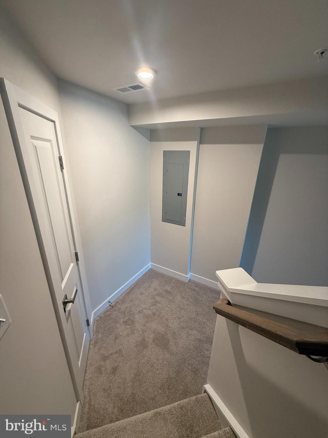 THORNDALE WOODS - Residential Lease