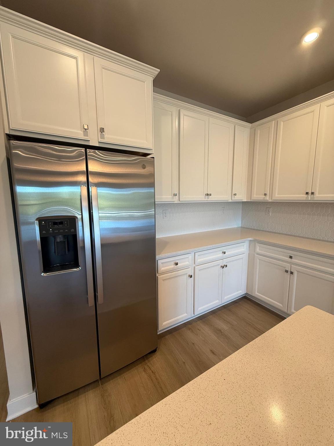 THORNDALE WOODS - Residential Lease