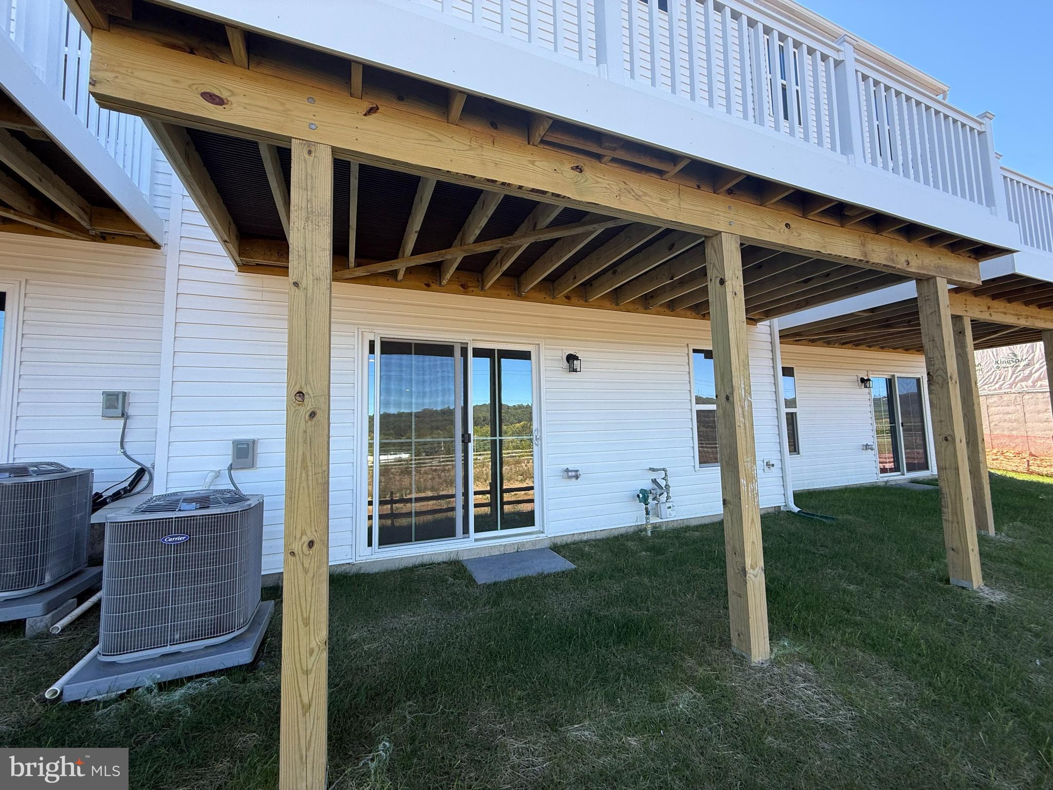 THORNDALE WOODS - Residential Lease