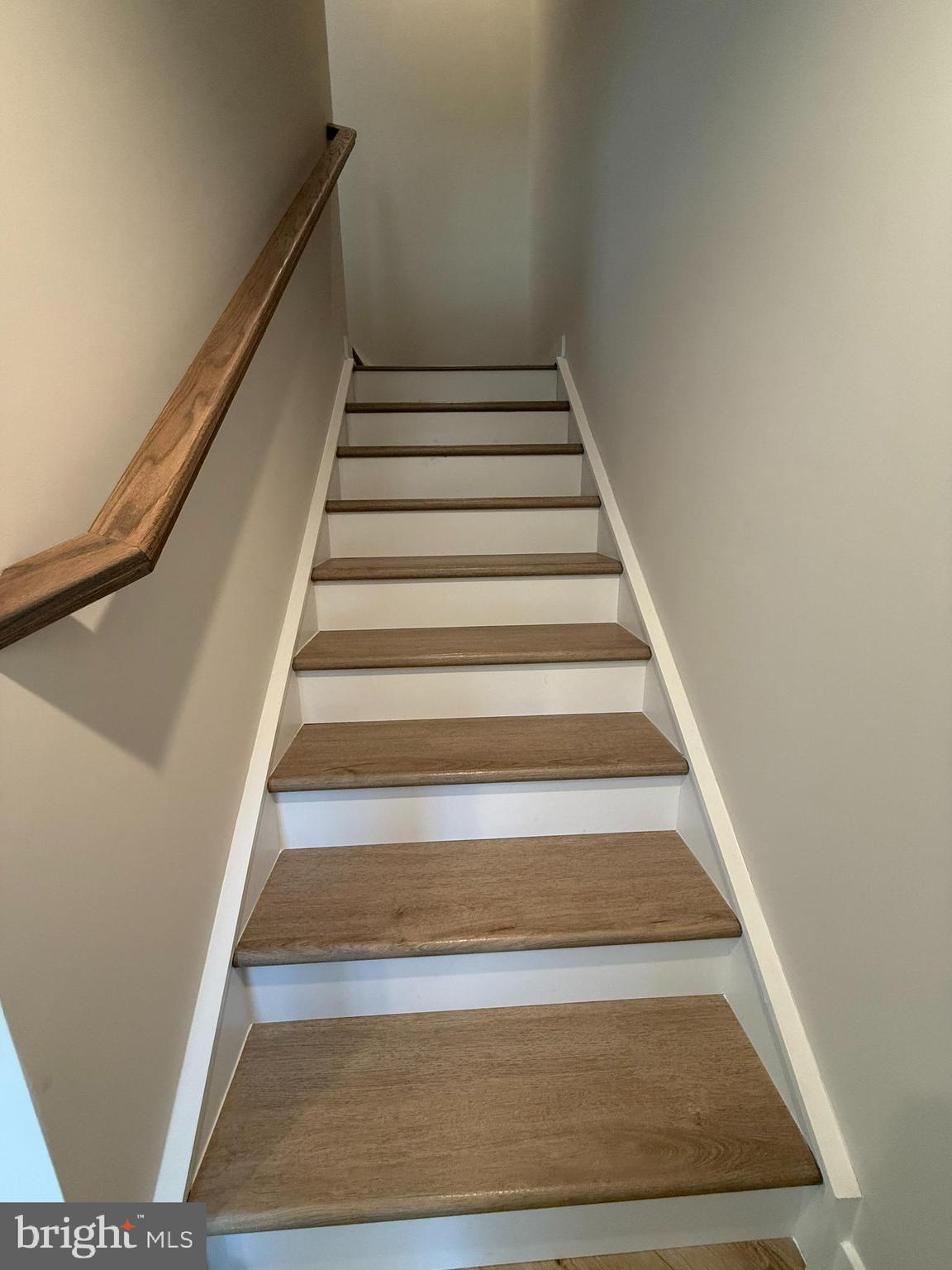 THORNDALE WOODS - Residential Lease