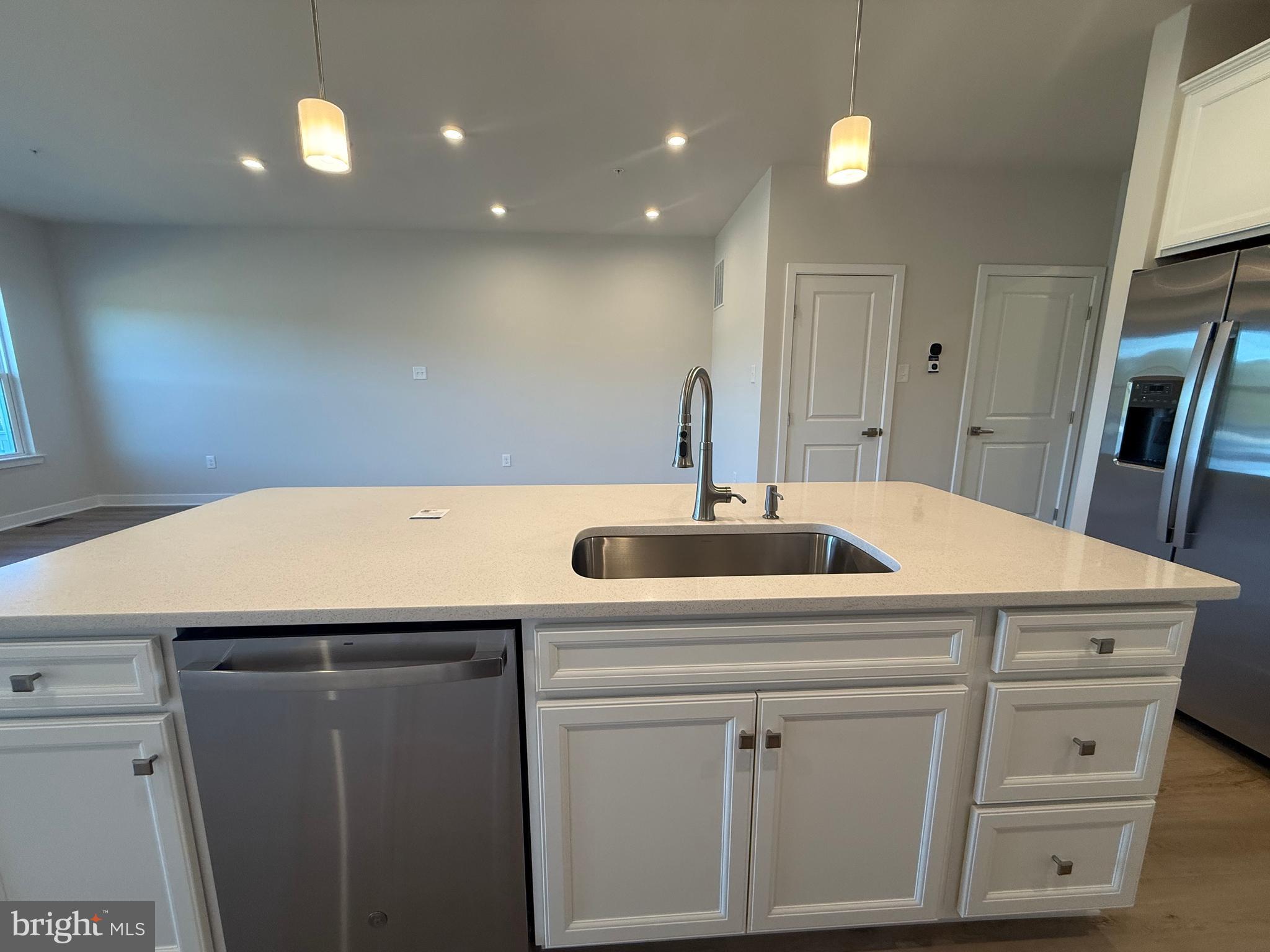 THORNDALE WOODS - Residential Lease