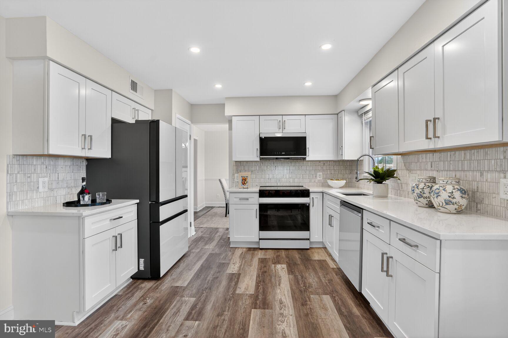 BELLE POND FARM - Residential