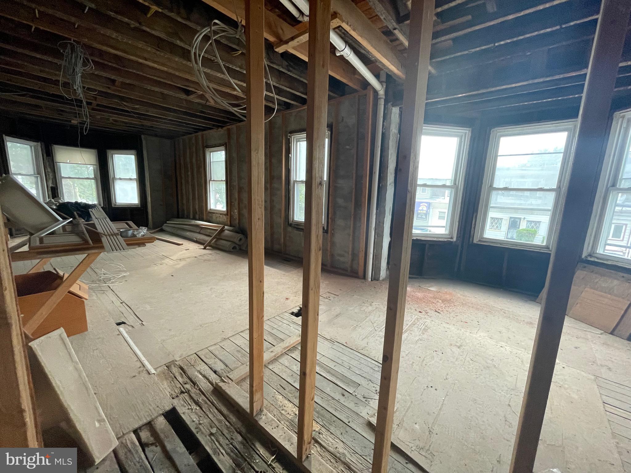 KINGSESSING - Commercial Sale