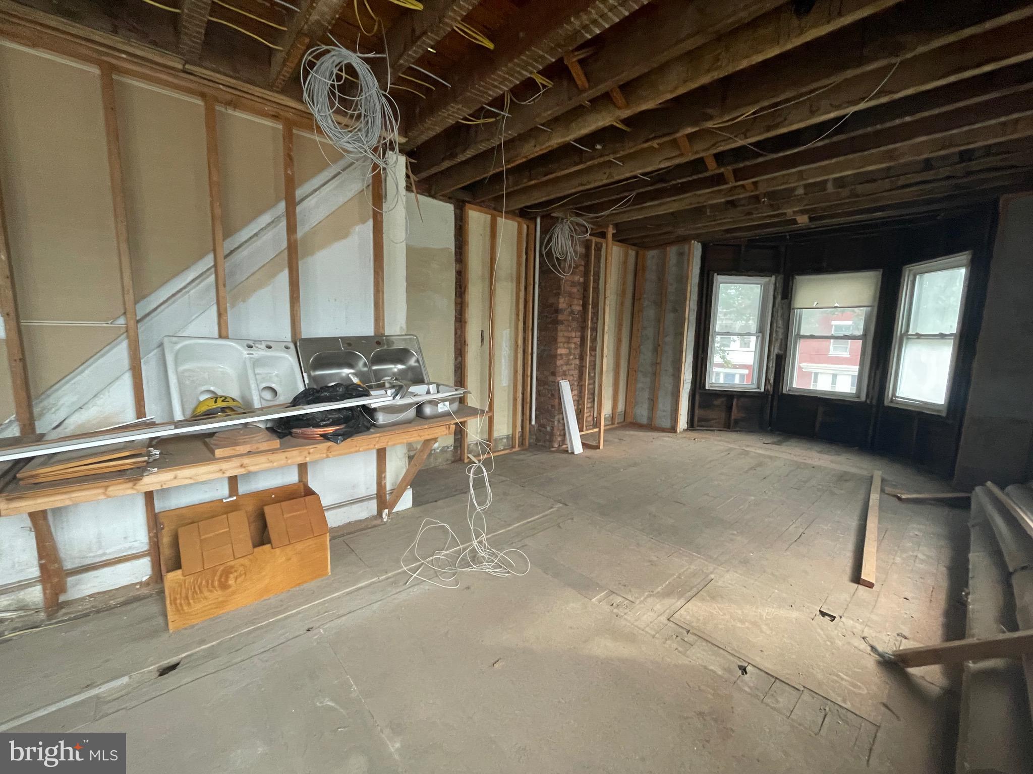 KINGSESSING - Commercial Sale