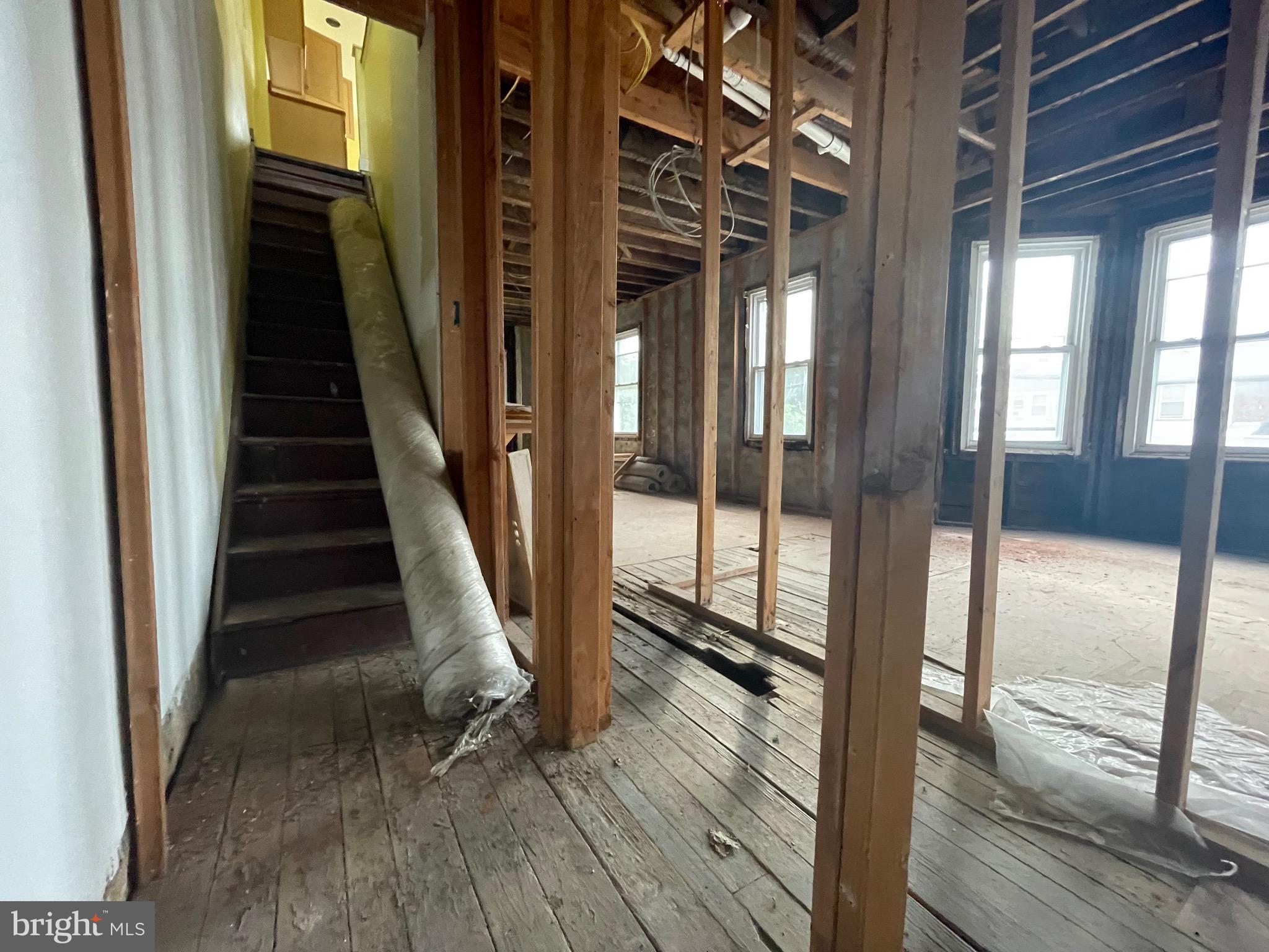 KINGSESSING - Commercial Sale