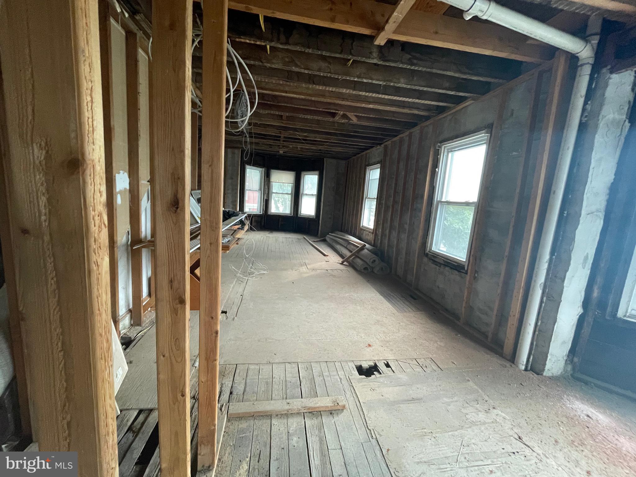 KINGSESSING - Commercial Sale