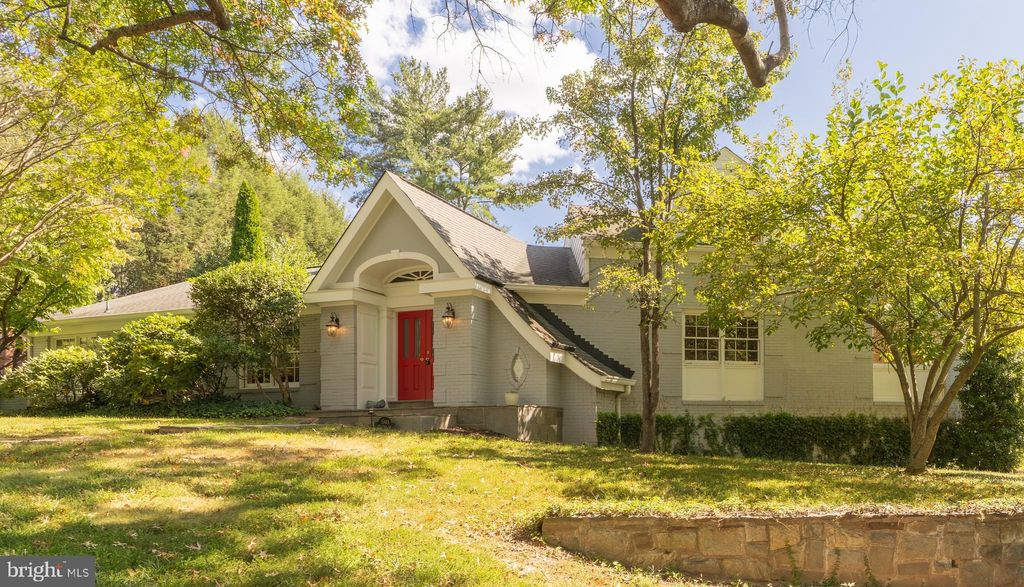 Photo of 5340 Westpath Way, BETHESDA, MD 20816 (MLS # MDMC2203842)