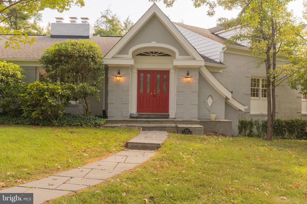Photo of 5340 Westpath Way, BETHESDA, MD 20816 (MLS # MDMC2203842)