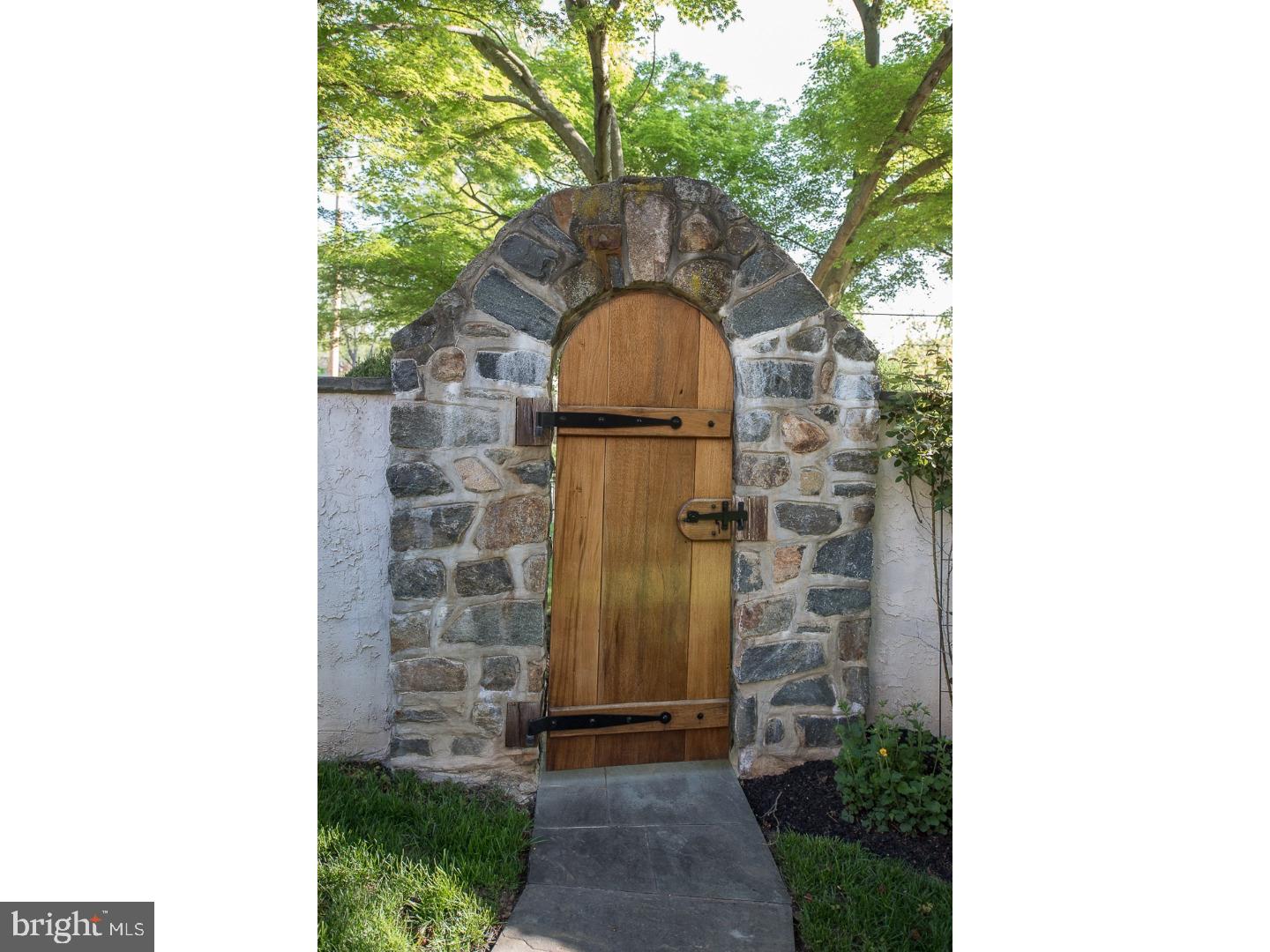 SOUTH WAYNE - Residential