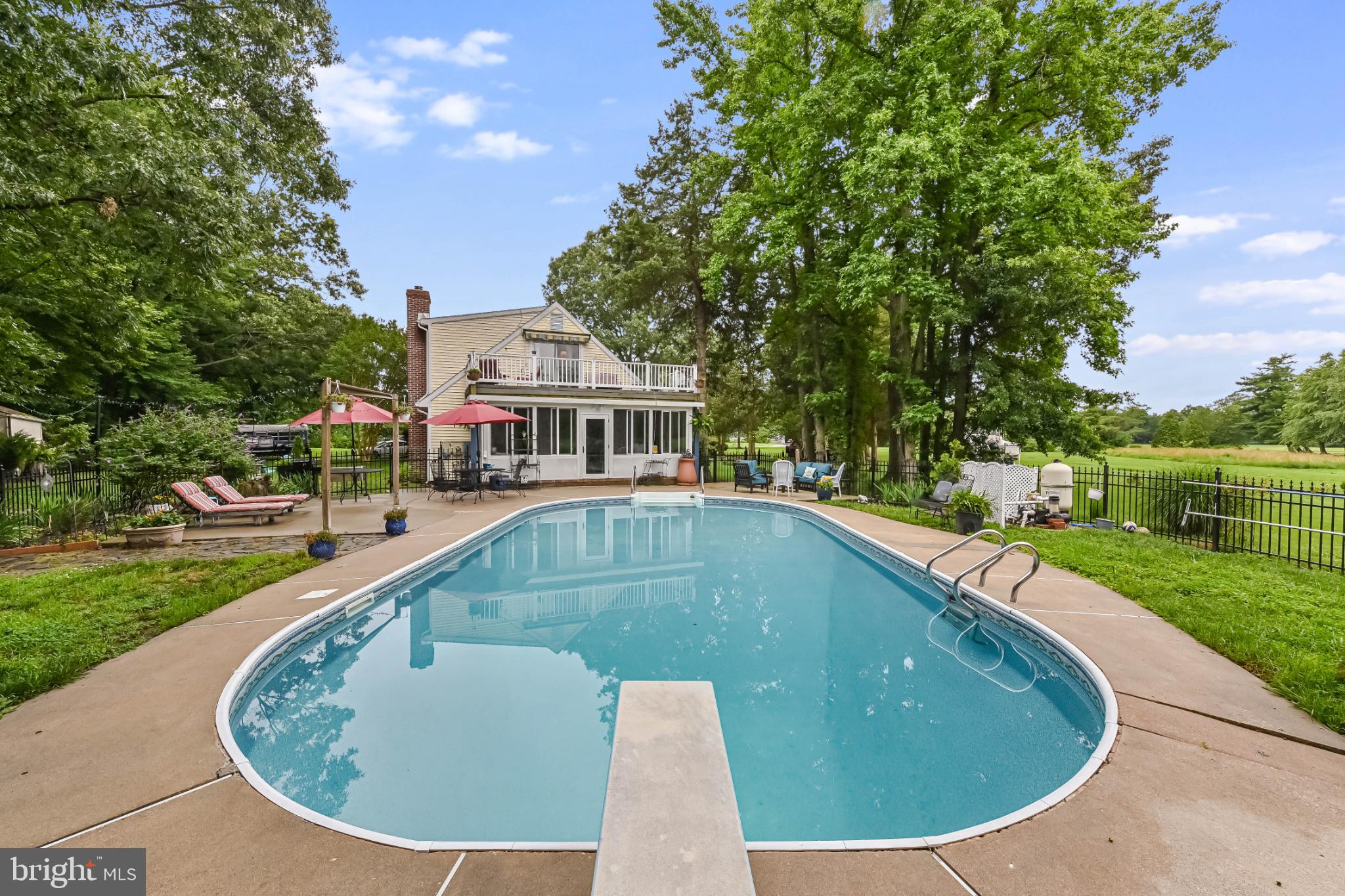 ARCADIA SHORES - Residential