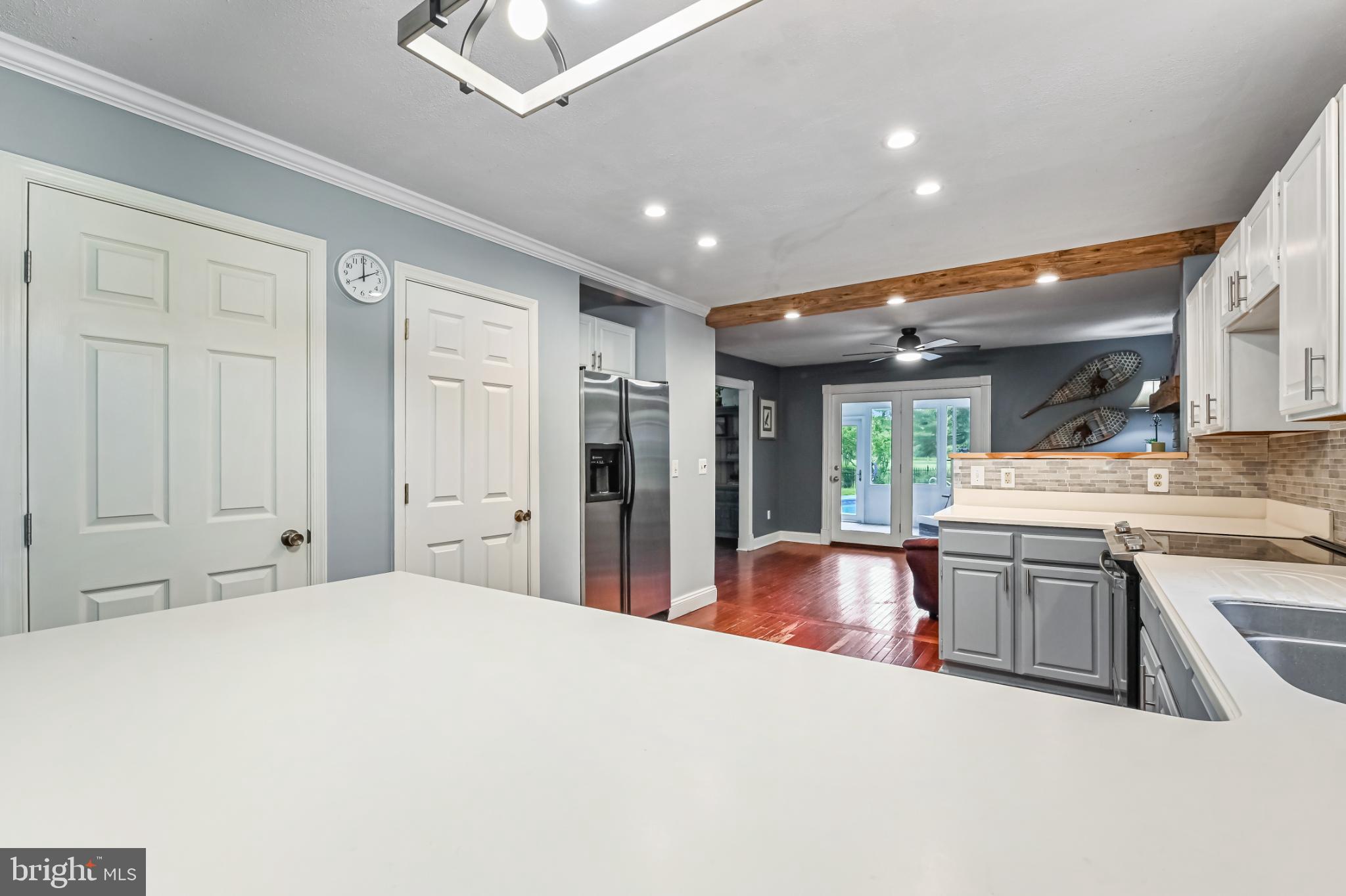 ARCADIA SHORES - Residential