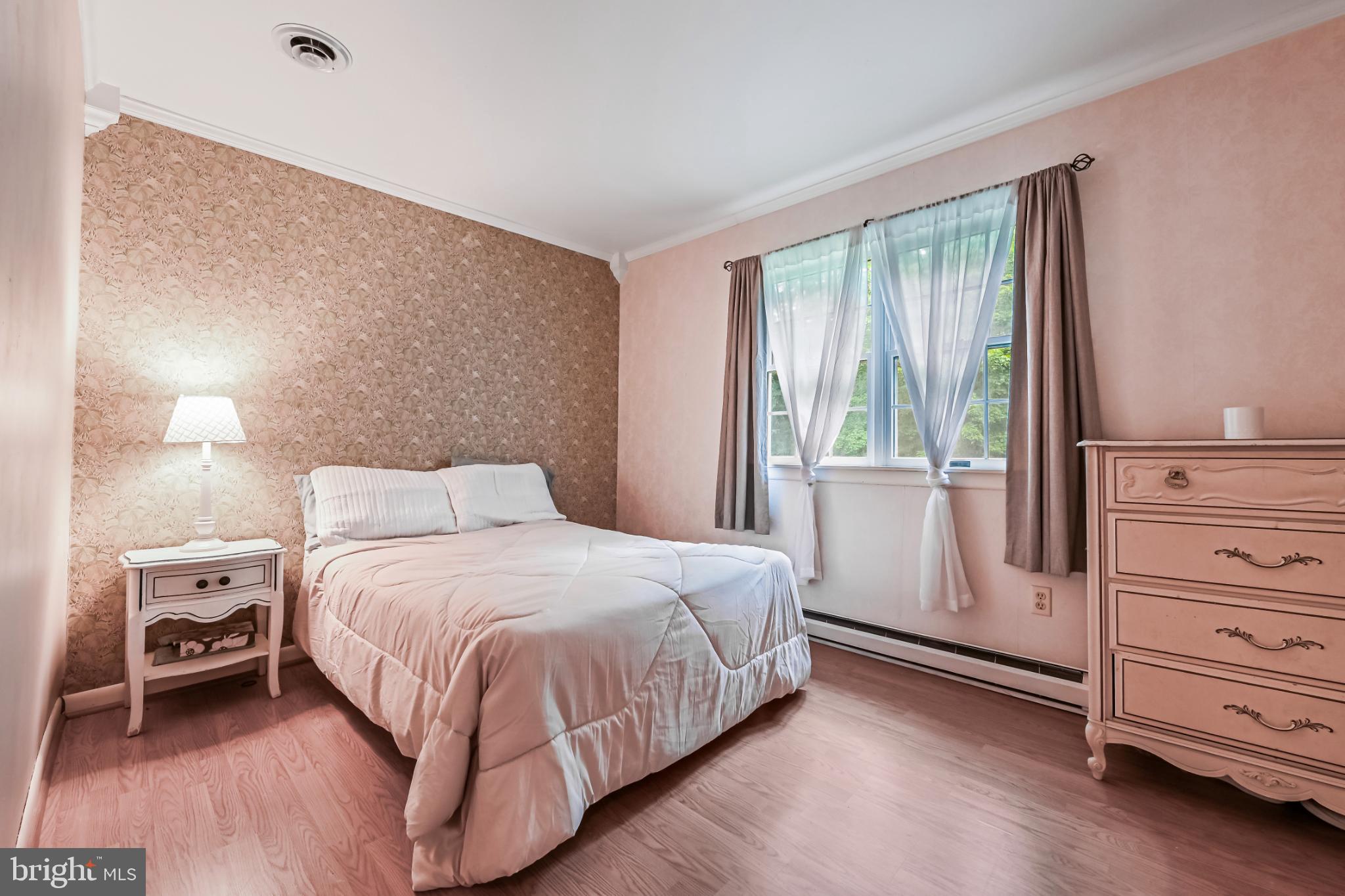 ARCADIA SHORES - Residential