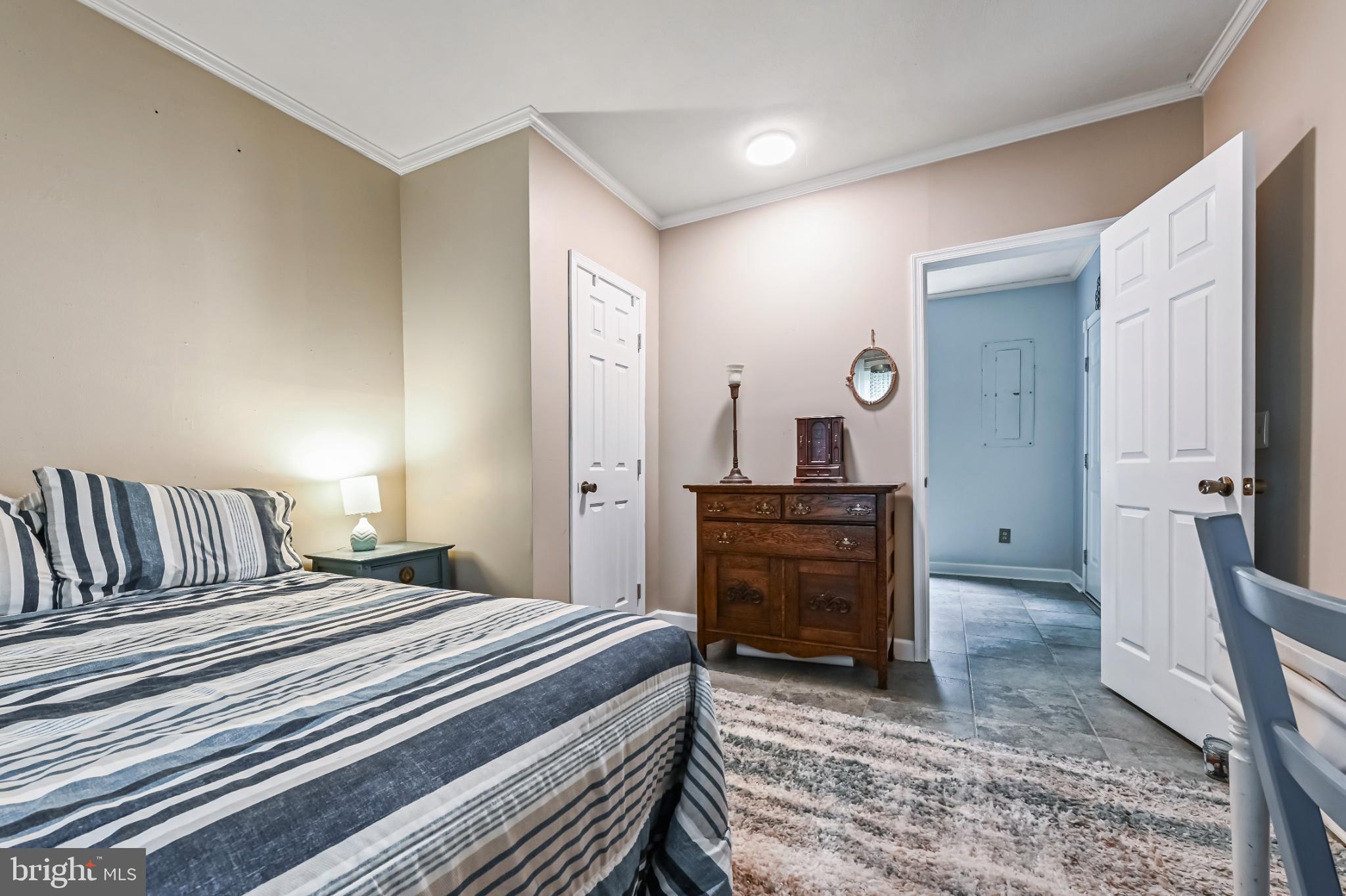 ARCADIA SHORES - Residential