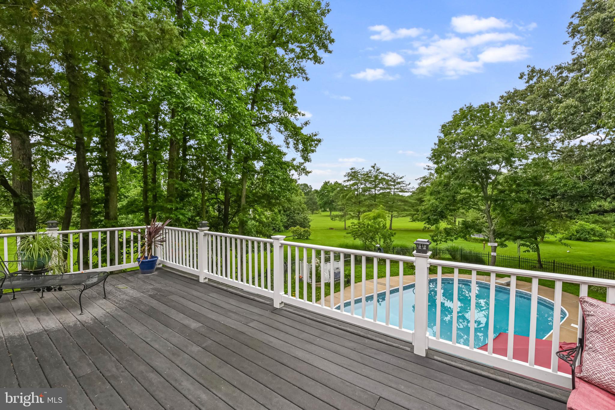 ARCADIA SHORES - Residential