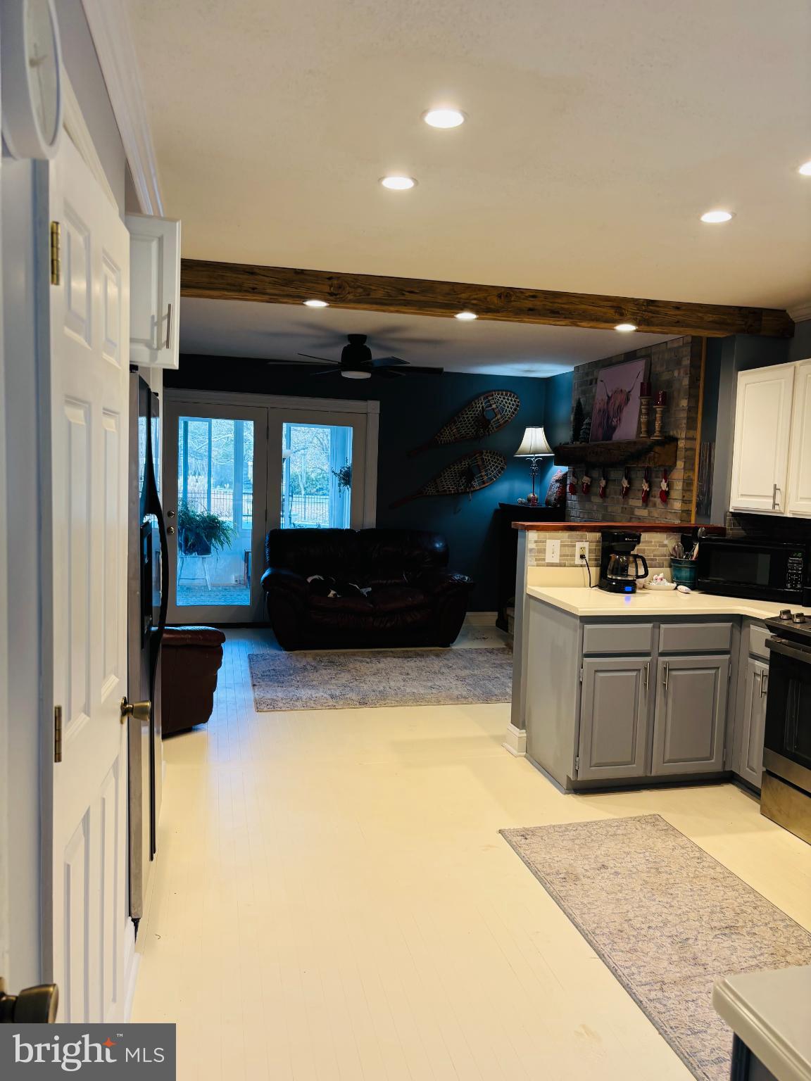 ARCADIA SHORES - Residential