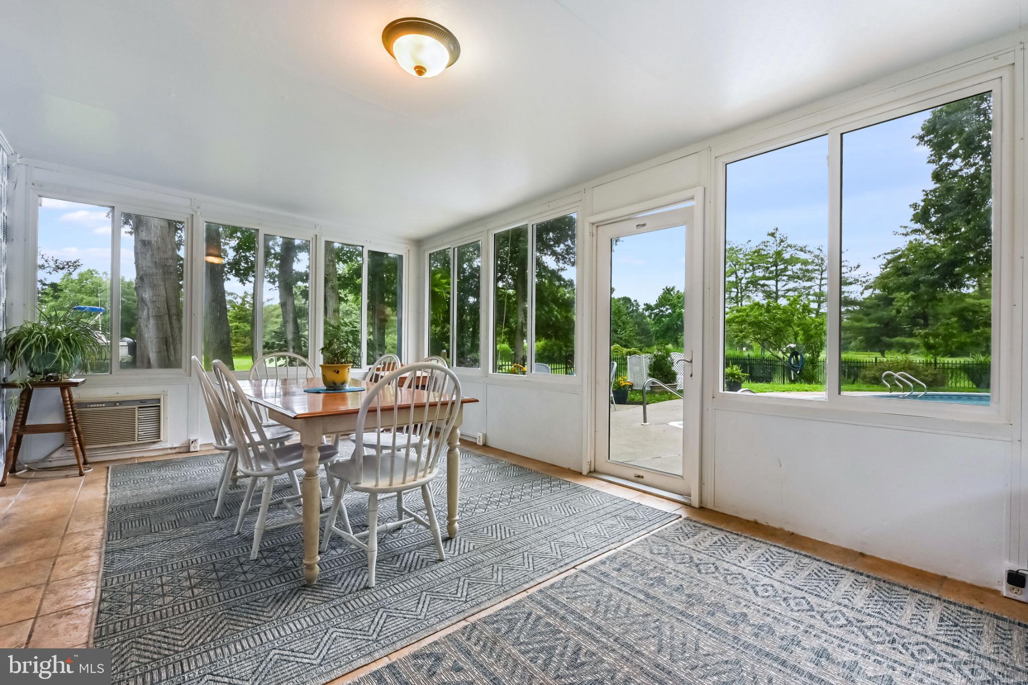 ARCADIA SHORES - Residential