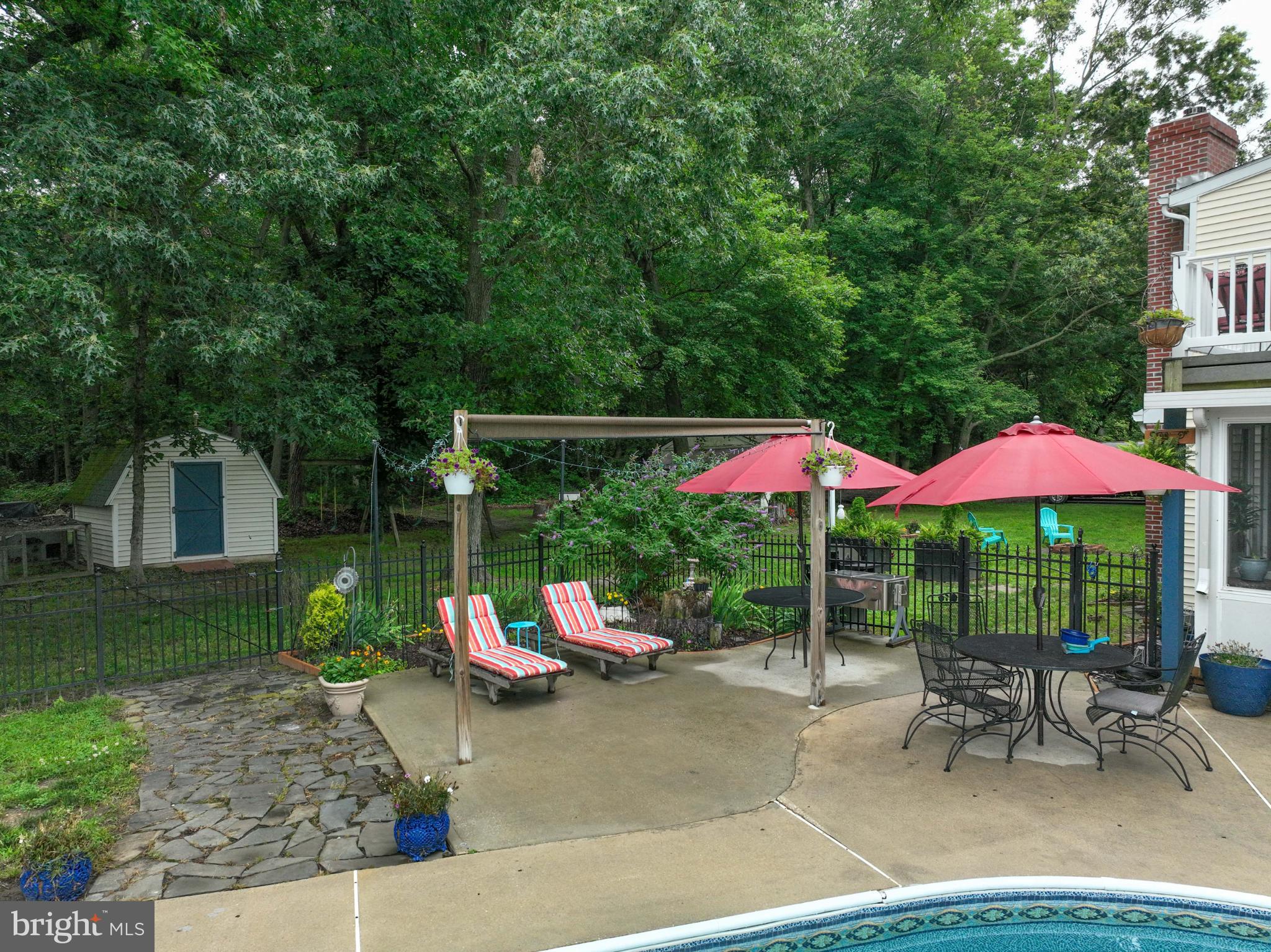 ARCADIA SHORES - Residential