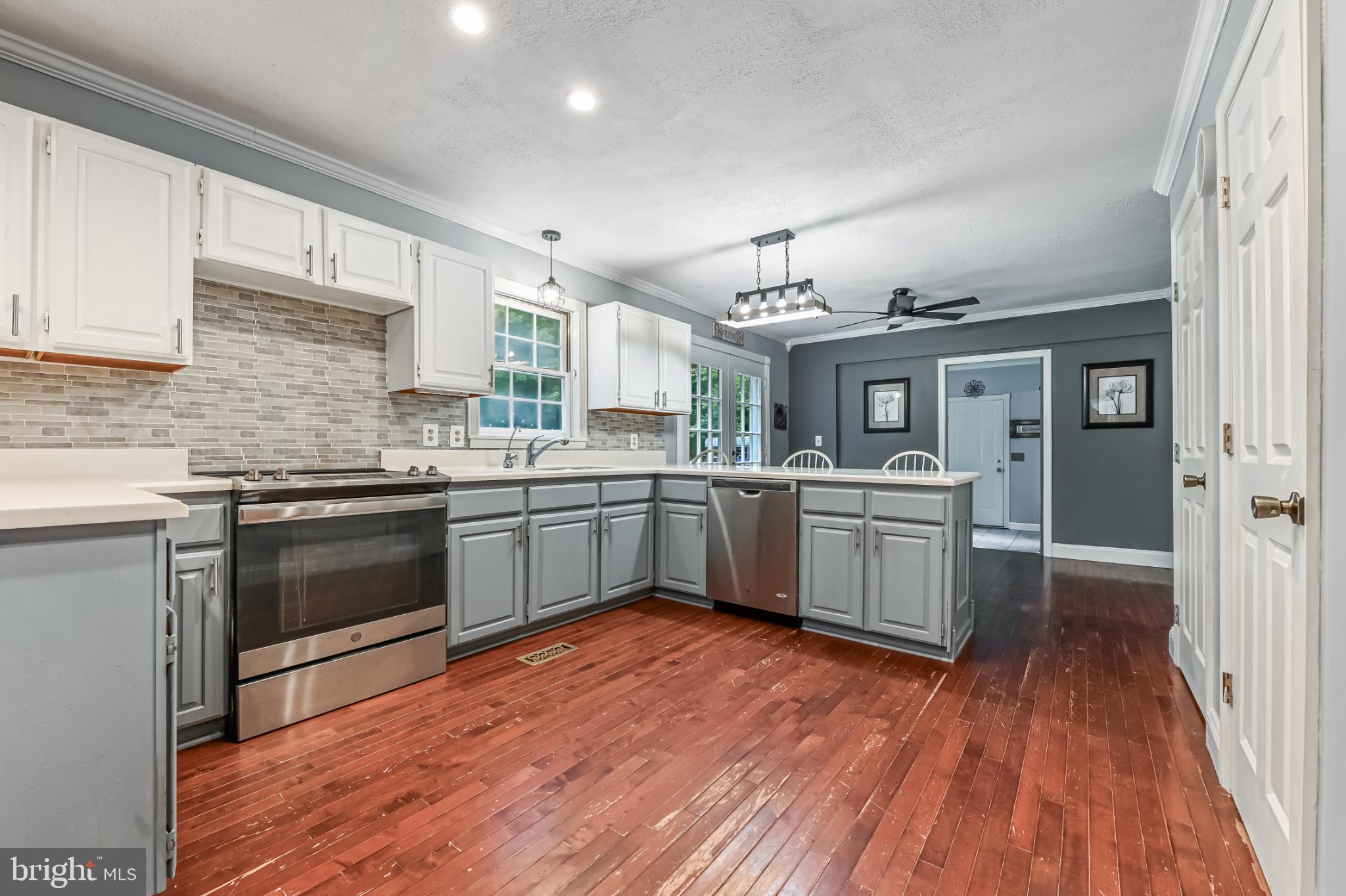 ARCADIA SHORES - Residential