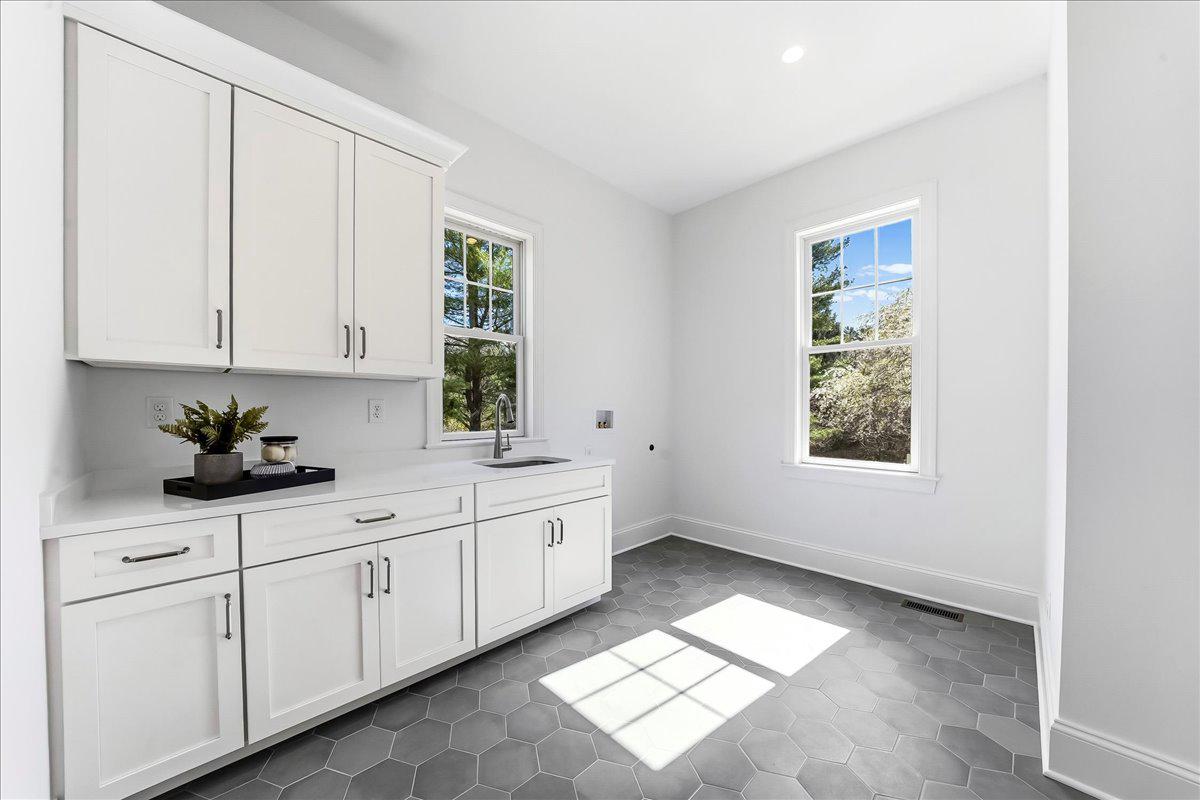 KNOXLYN FARM - Residential