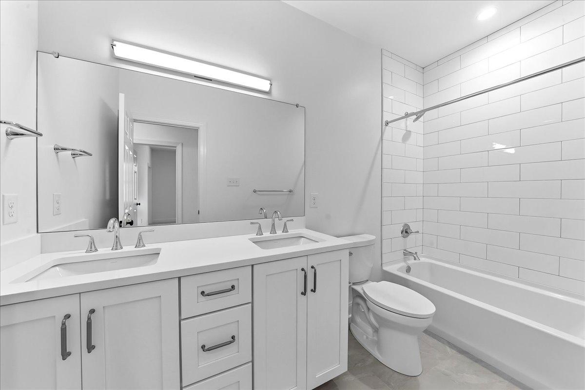 KNOXLYN FARM - Residential