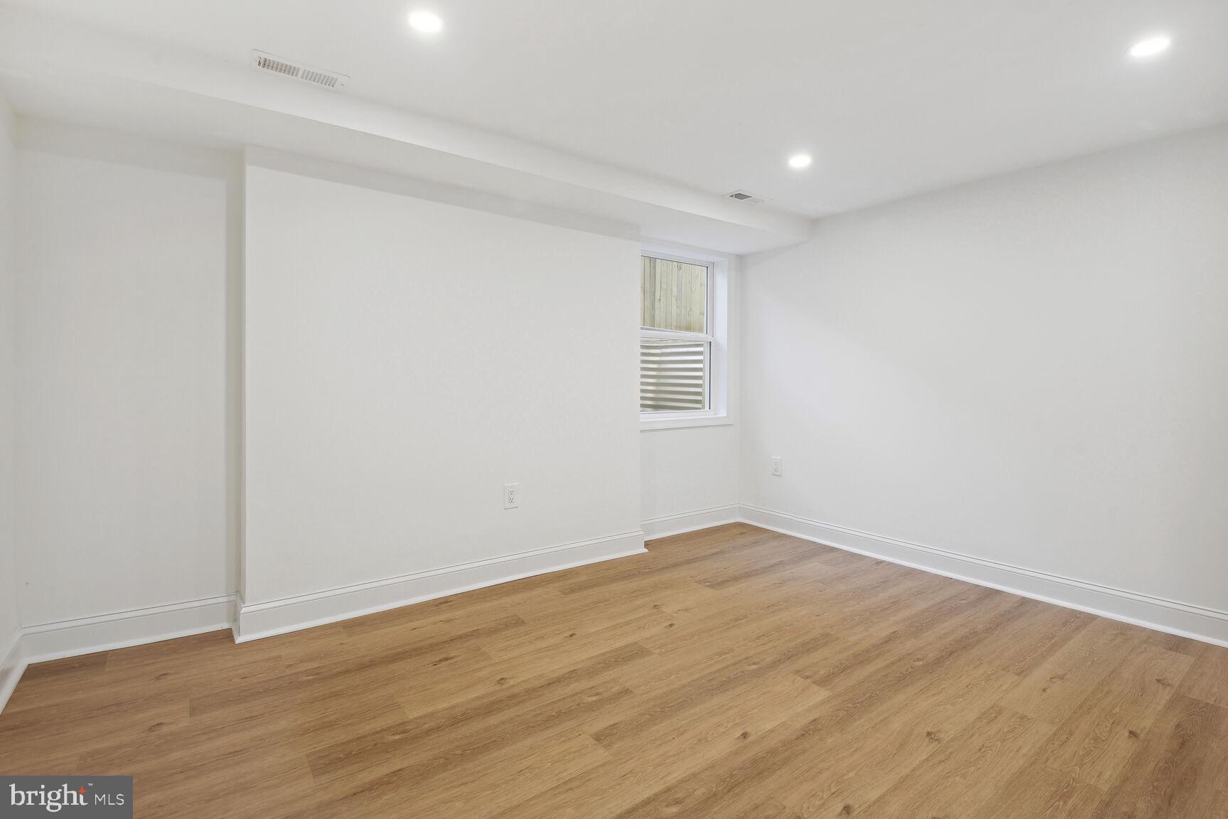 GARRETT PARK - Residential