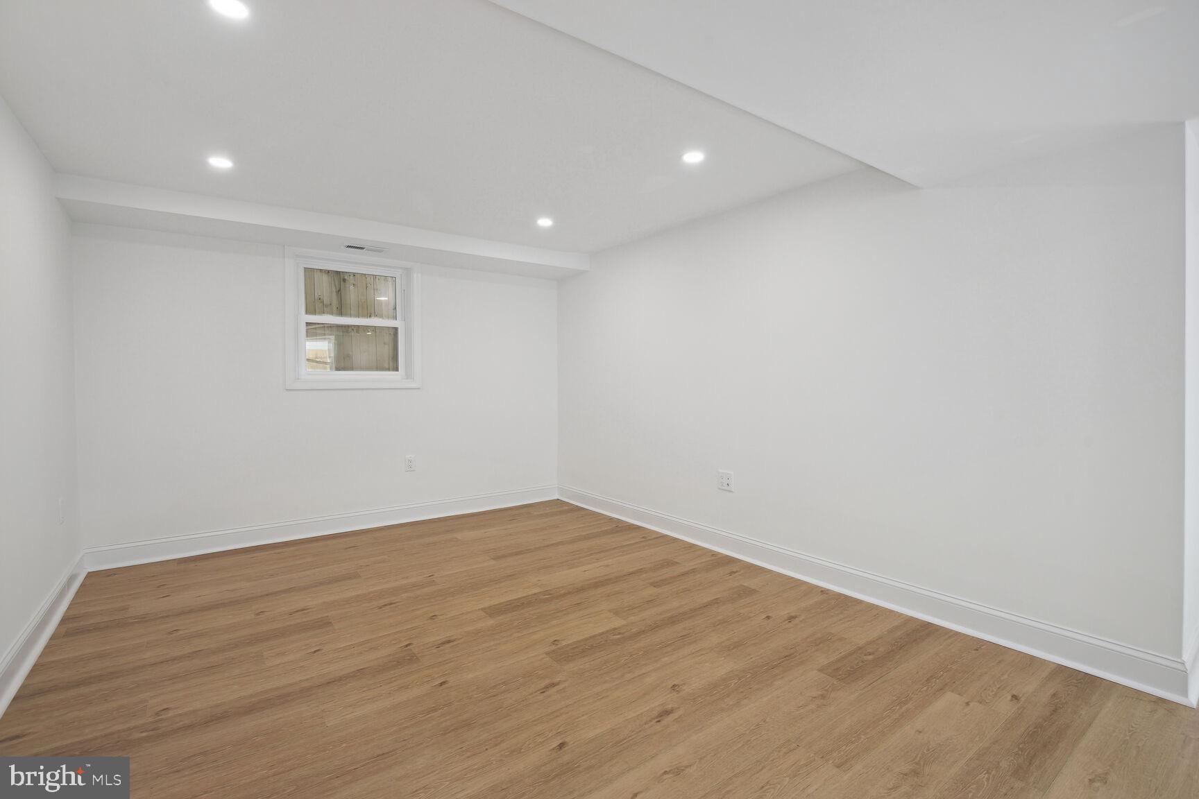 GARRETT PARK - Residential