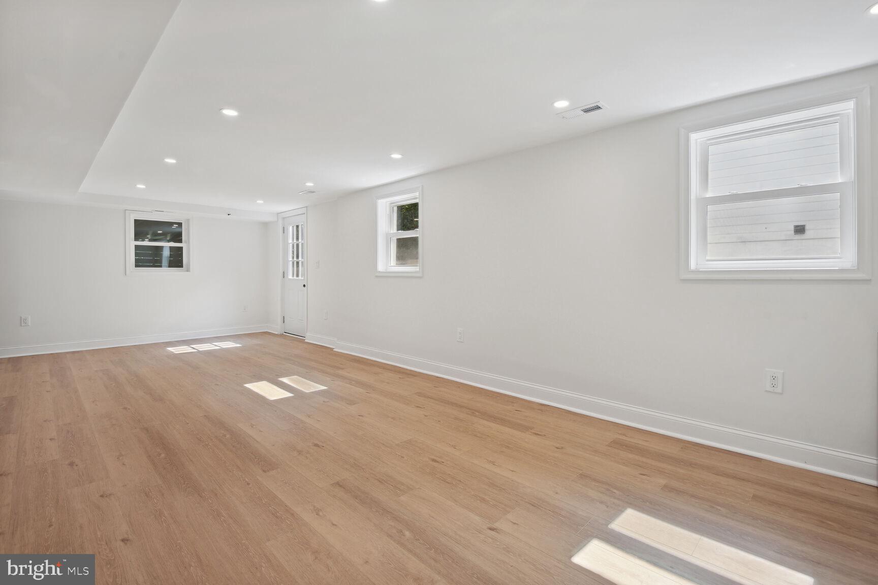 GARRETT PARK - Residential