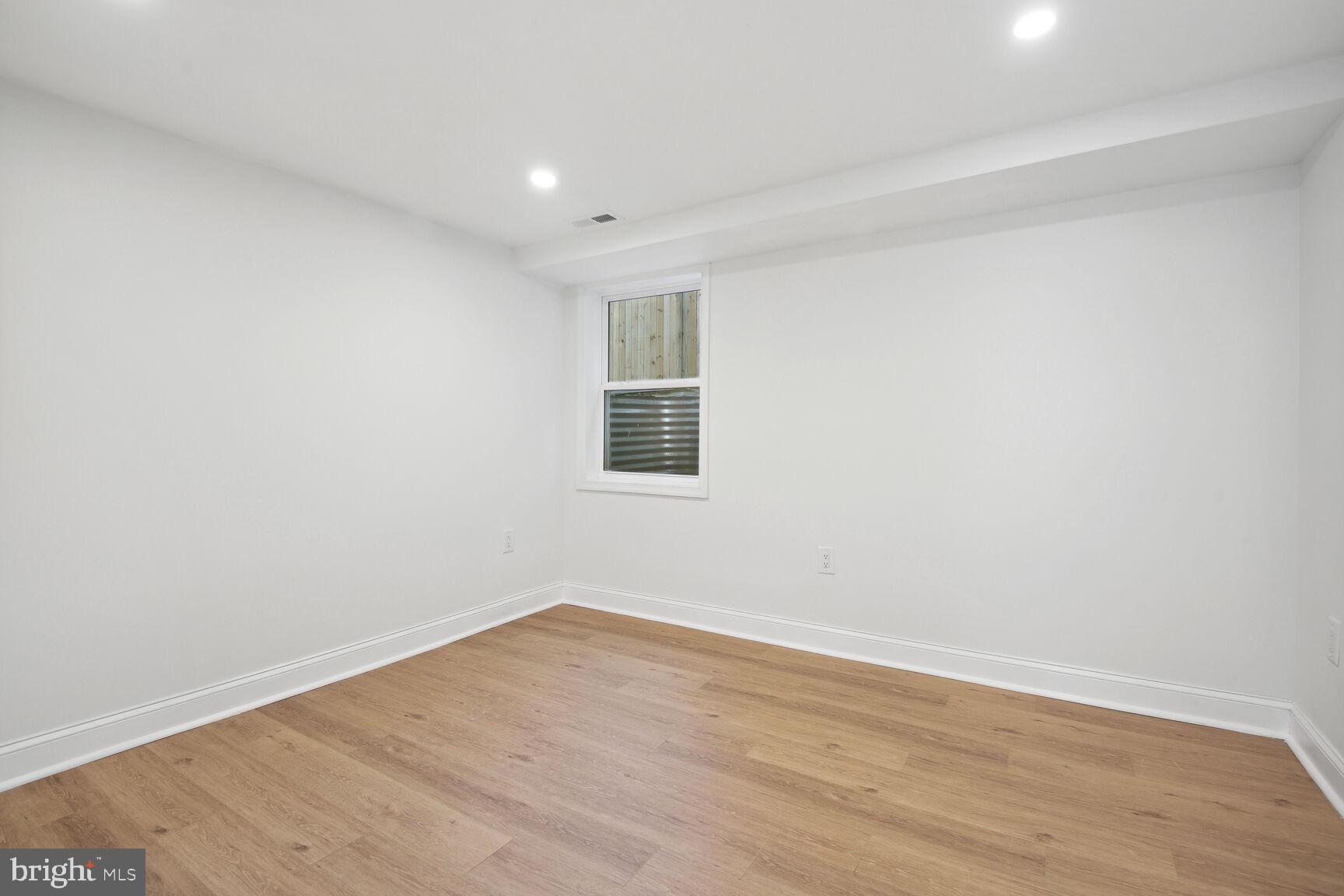 GARRETT PARK - Residential