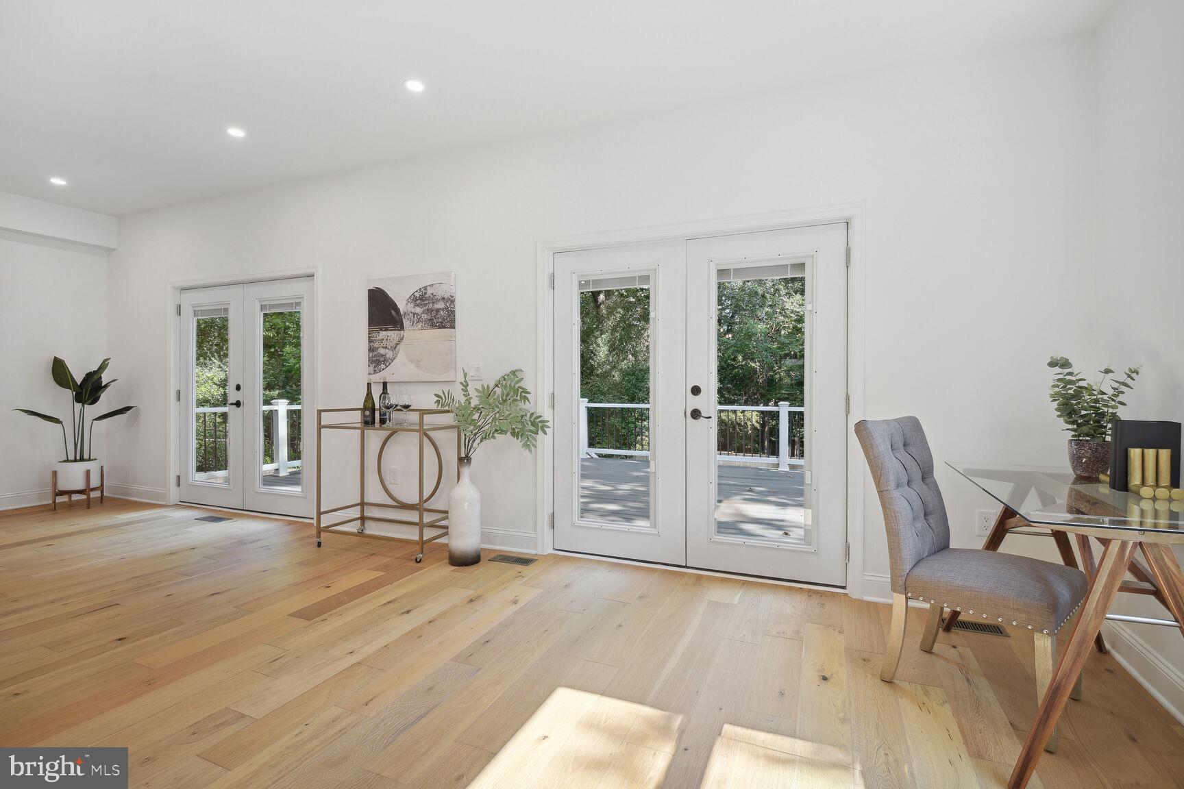 GARRETT PARK - Residential