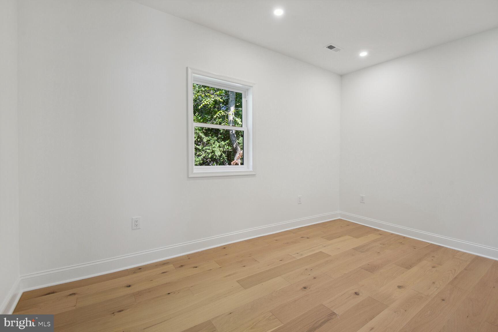 GARRETT PARK - Residential