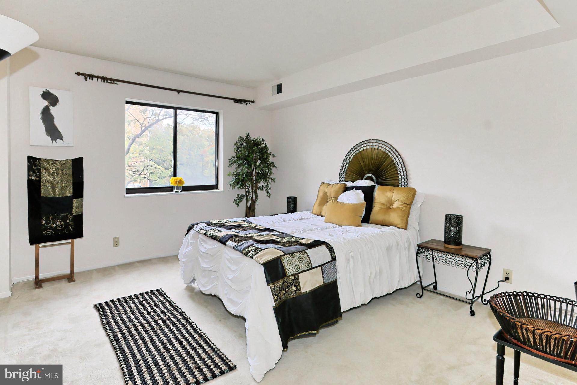 MONTEBELLO - Residential Lease